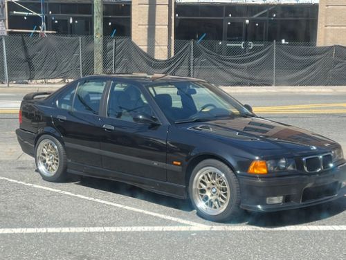 Black BMW M3 - ML-10RT in Machined Lip Gloss Motorsport Gold