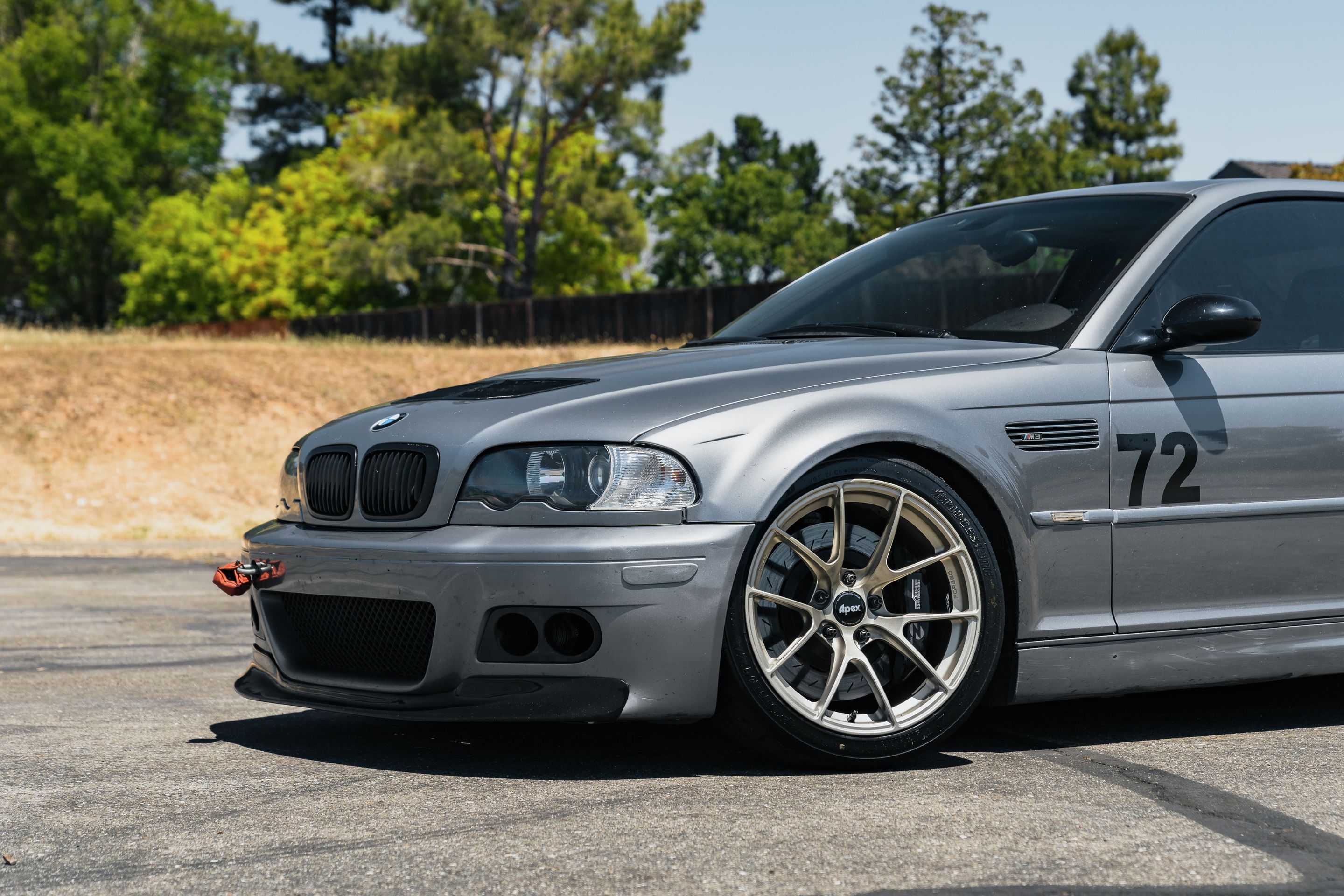 Grey BMW E46 M3 with 18" VS-5RS Apex wheels in Motorsport Gold