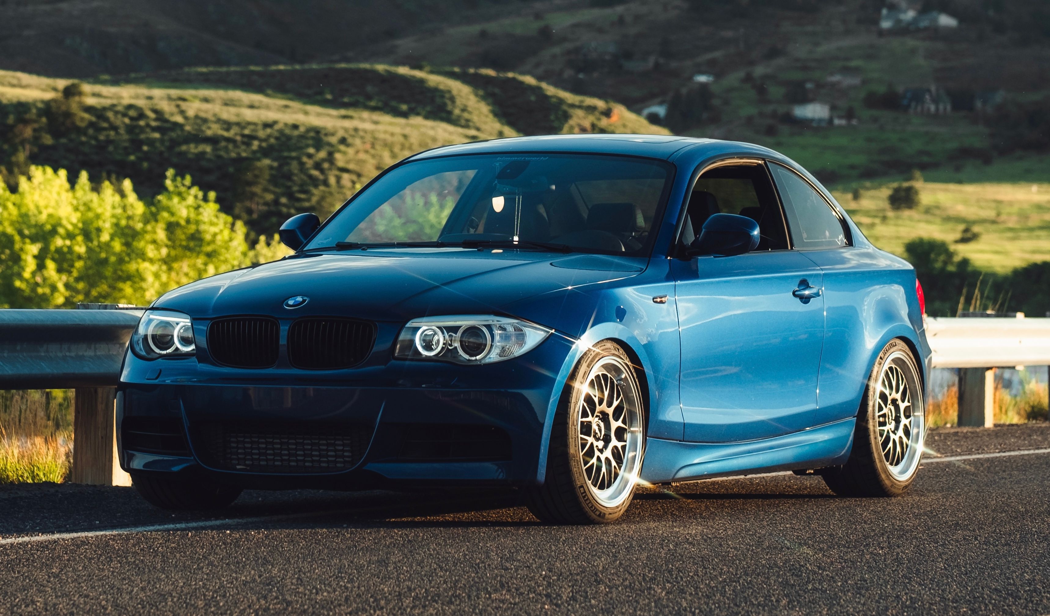 Blue BMW 1 Series - ML-10RT in Machined Lip Anthracite