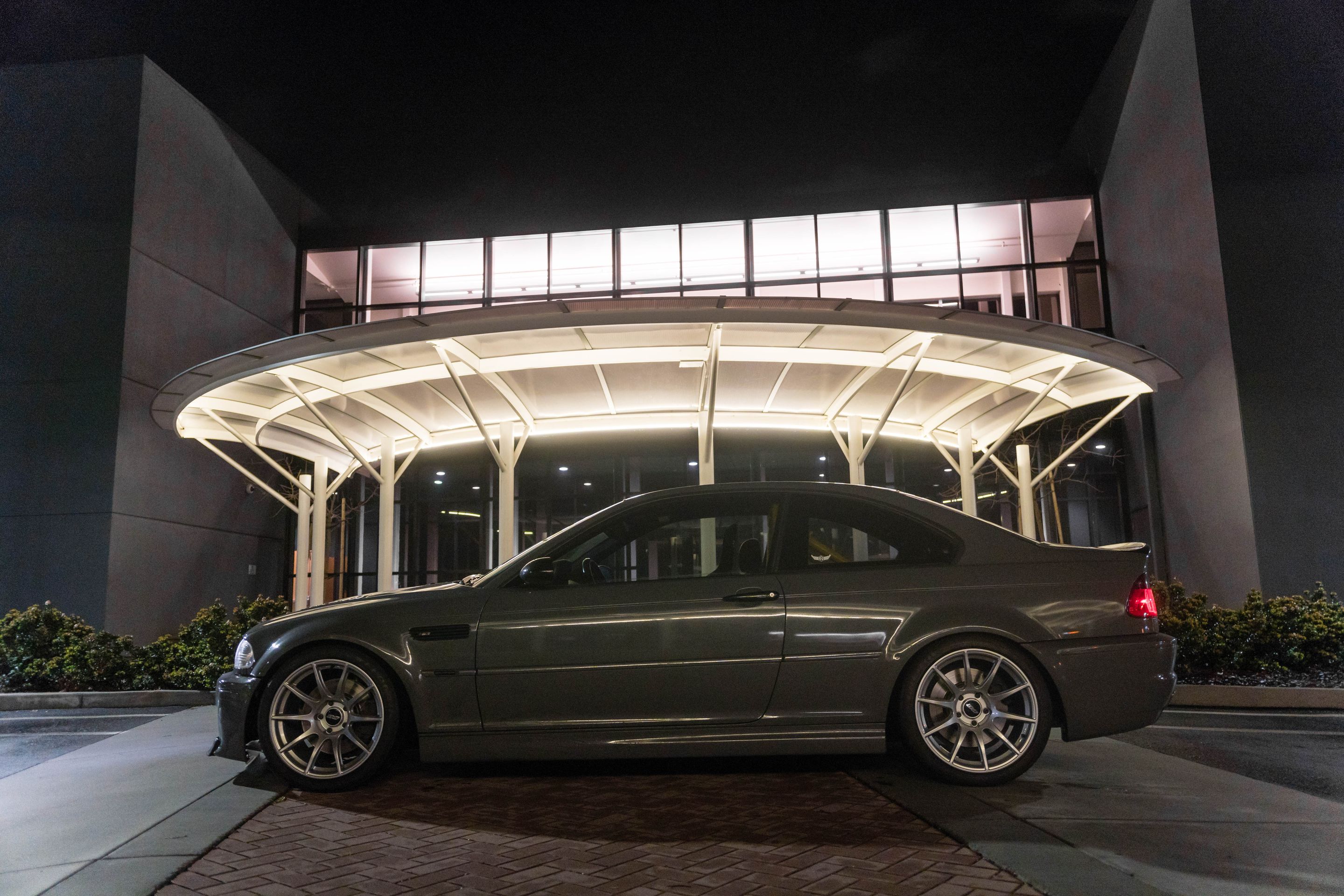 Grey BMW E46 M3 with 18" SM-10 Apex wheels in Race Silver