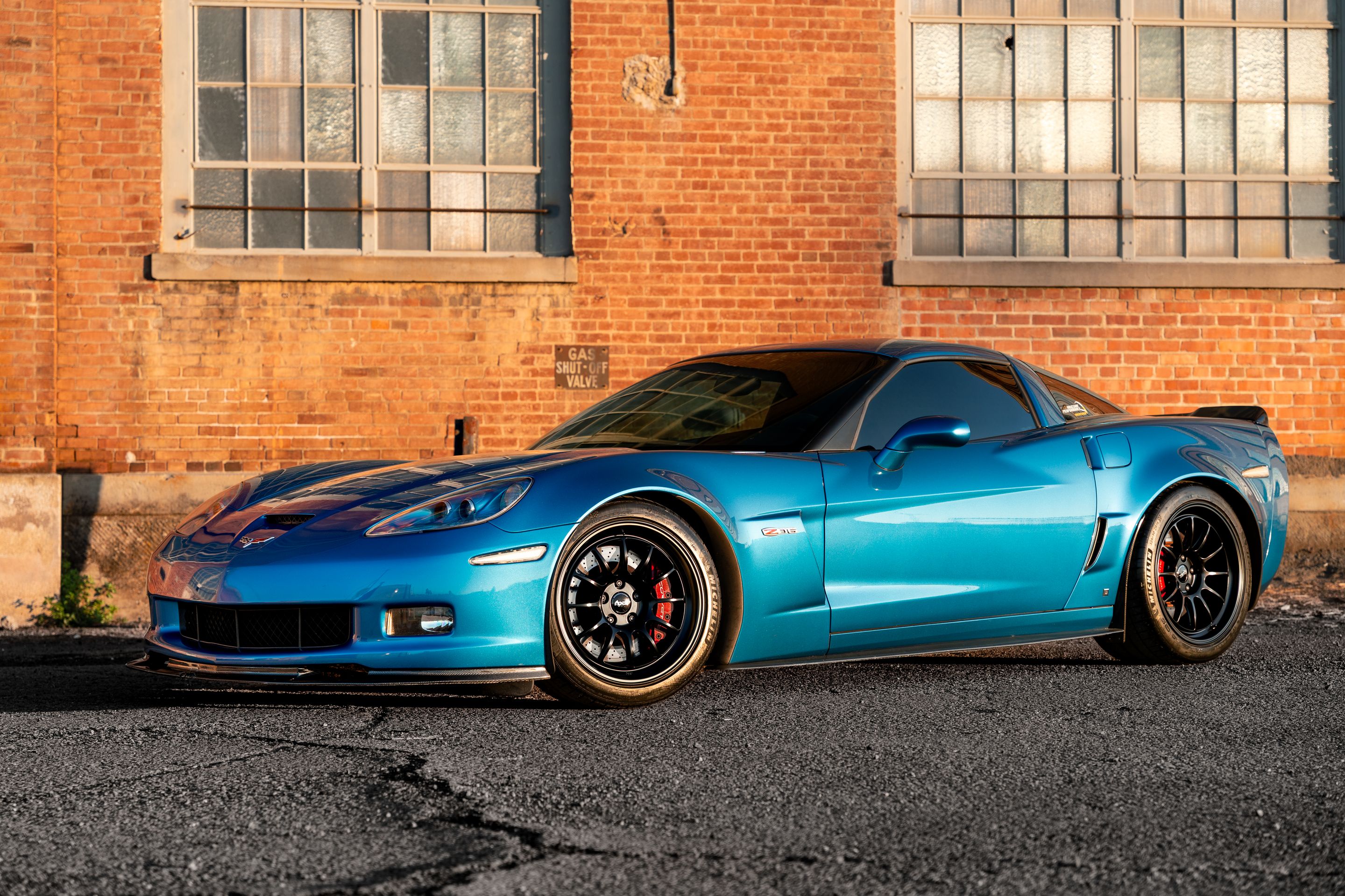 Blue Chevrolet C6 Corvette Z06 with 18"/19" TEST-S Apex wheels in Satin Black
