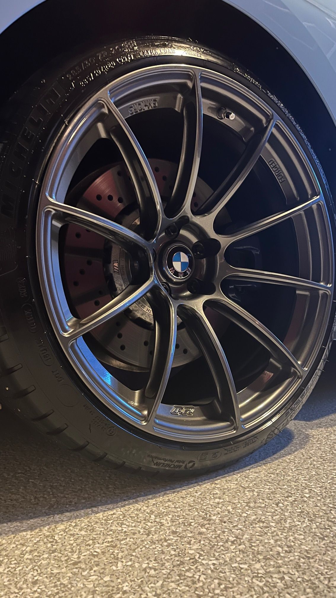 Blue BMW G87 M2 with 19"/20" SM-10RS Apex wheels in Anthracite