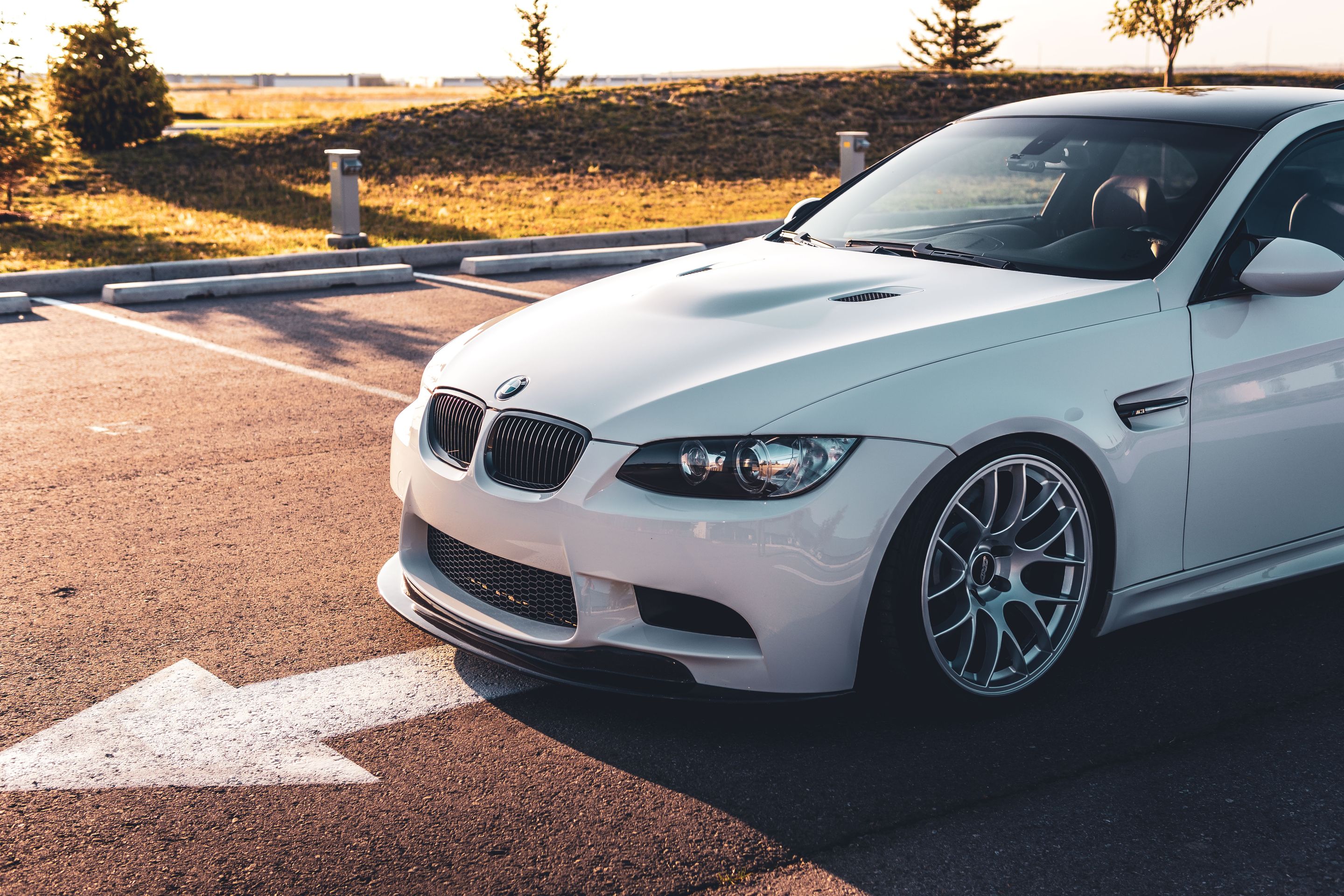 White BMW E92 Coupe M3 with 19" EC-7 Apex wheels in Race Silver