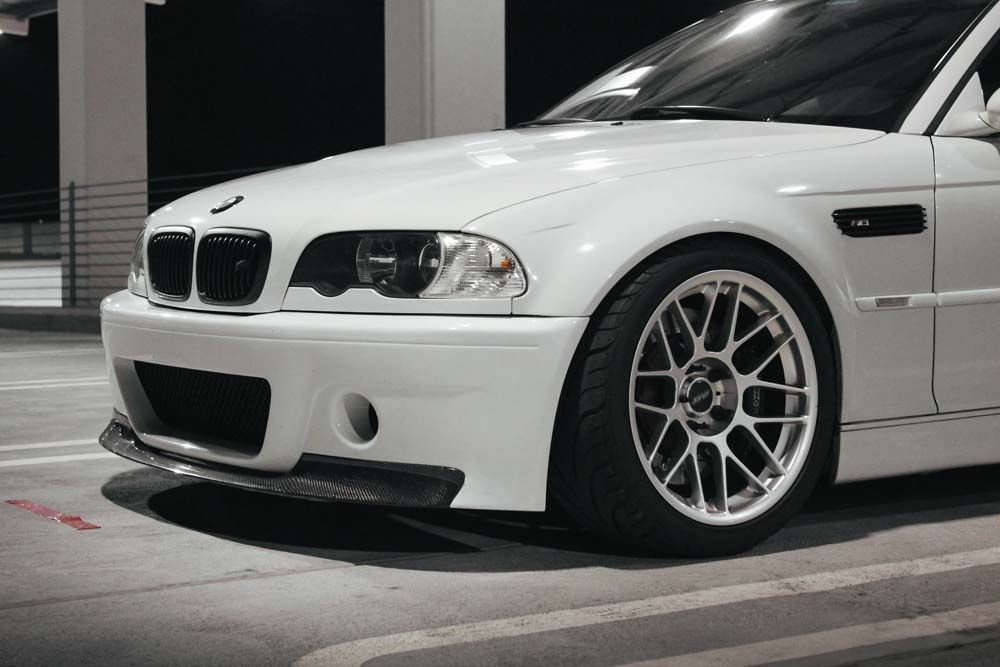 White BMW E46 M3 with 18" ARC-8 Apex wheels in Hyper Silver
