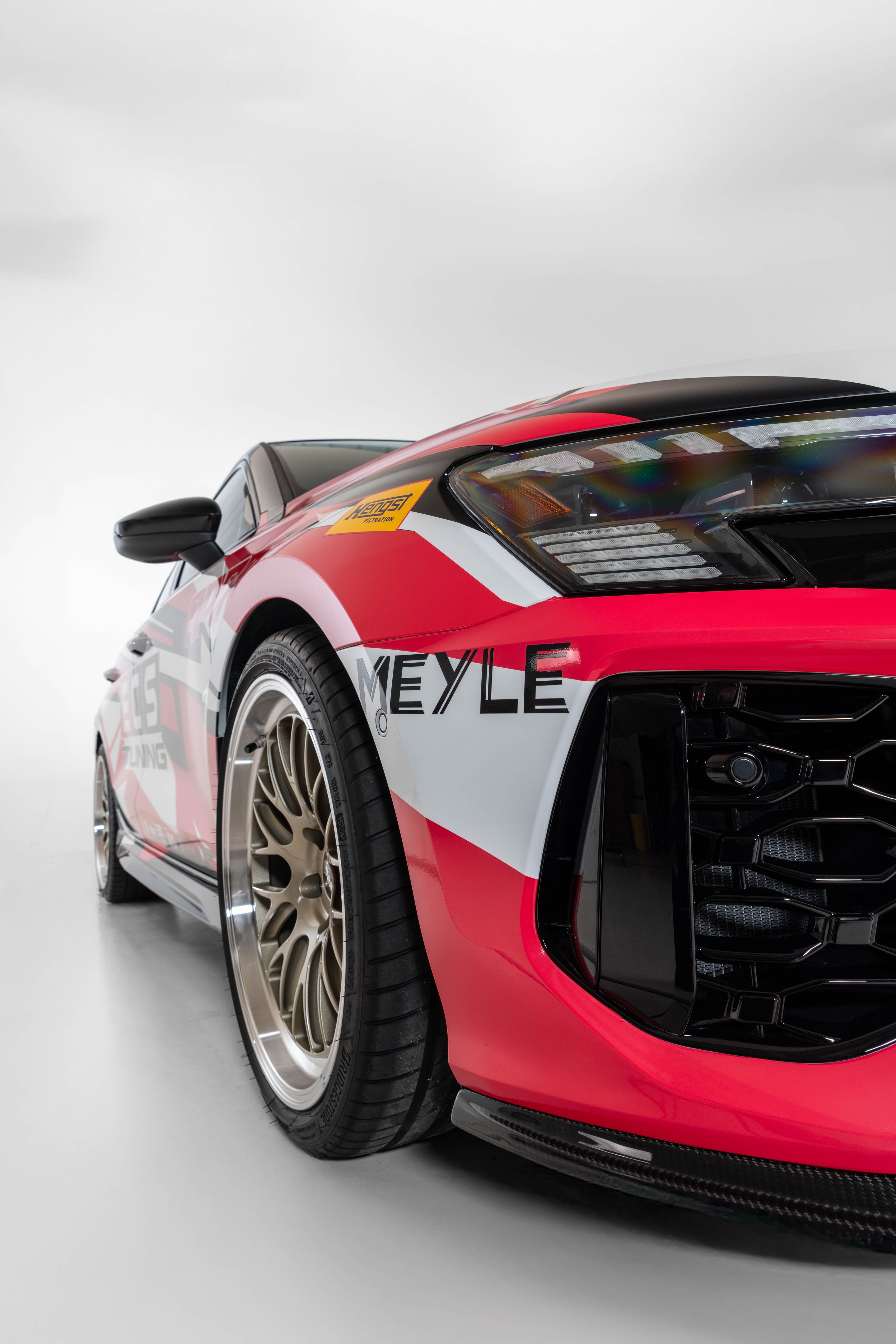 Race Livery Audi 8Y RS 3 with 19" ML-10RT Apex wheels in Machined Lip Gloss Motorsport Gold