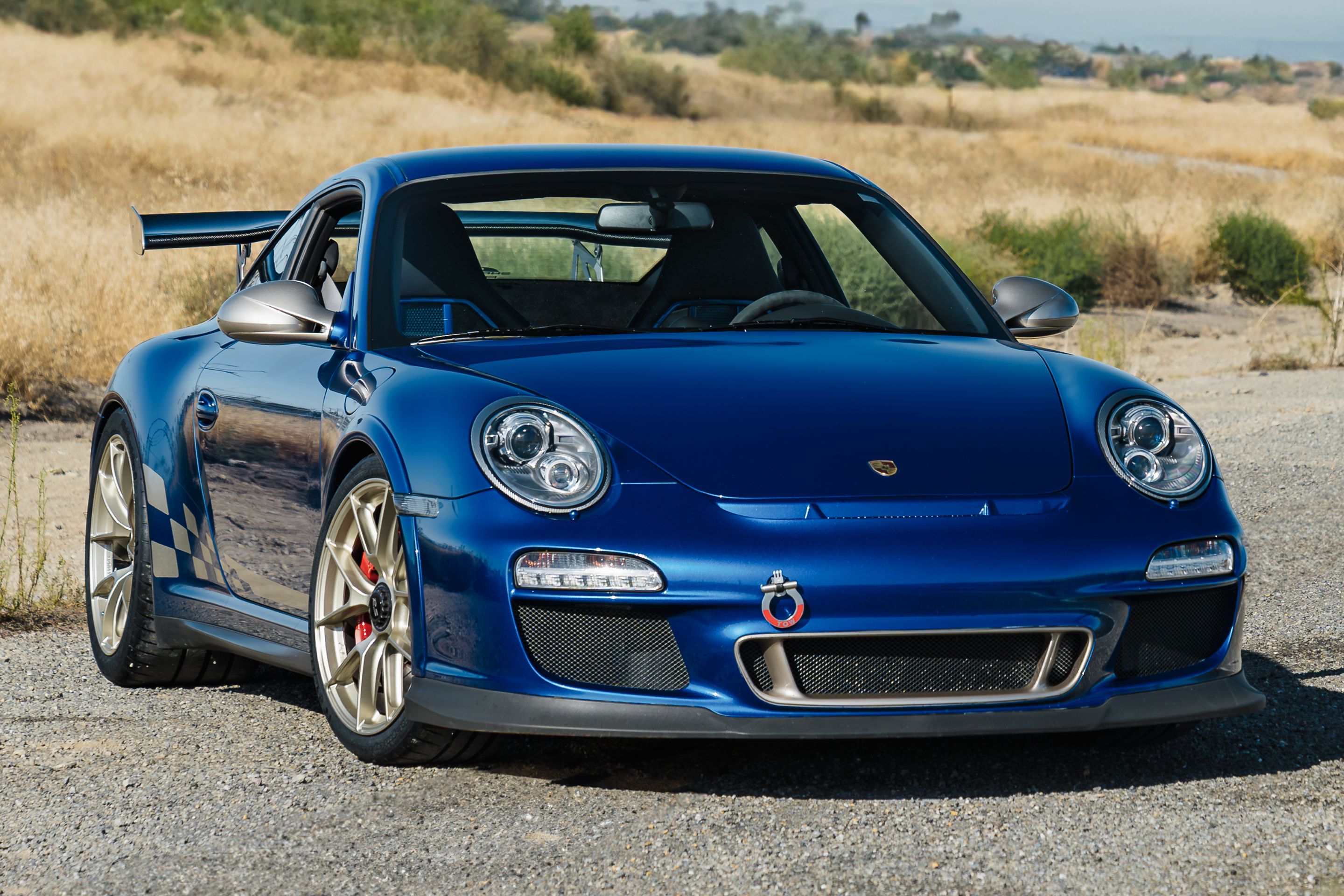 Blue Porsche 911 997 GT3 RS with 19" VS-5RS Apex wheels in Motorsport Gold