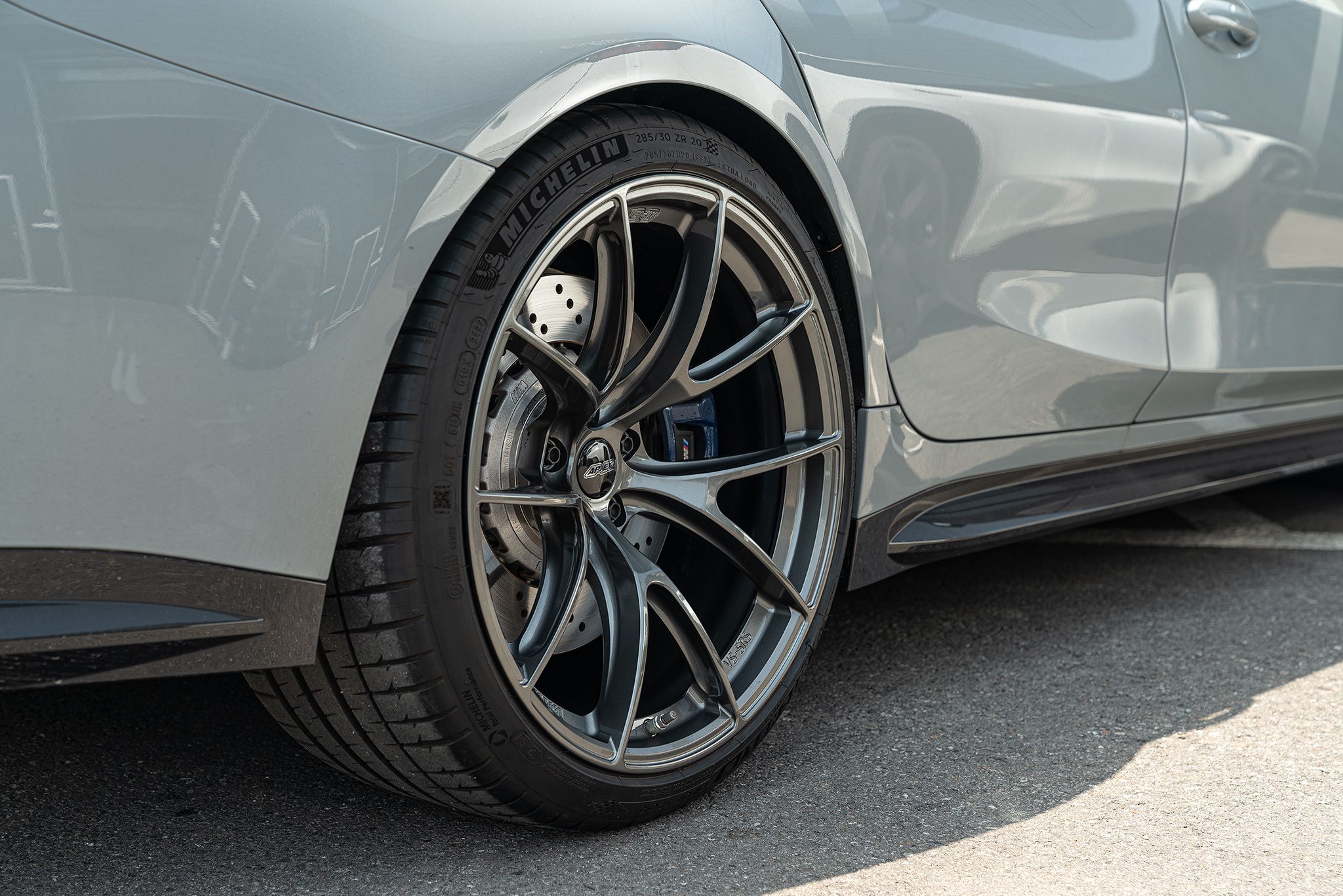 Grey BMW G80 M3 with 19"/20" VS-5RS Apex wheels in Anthracite