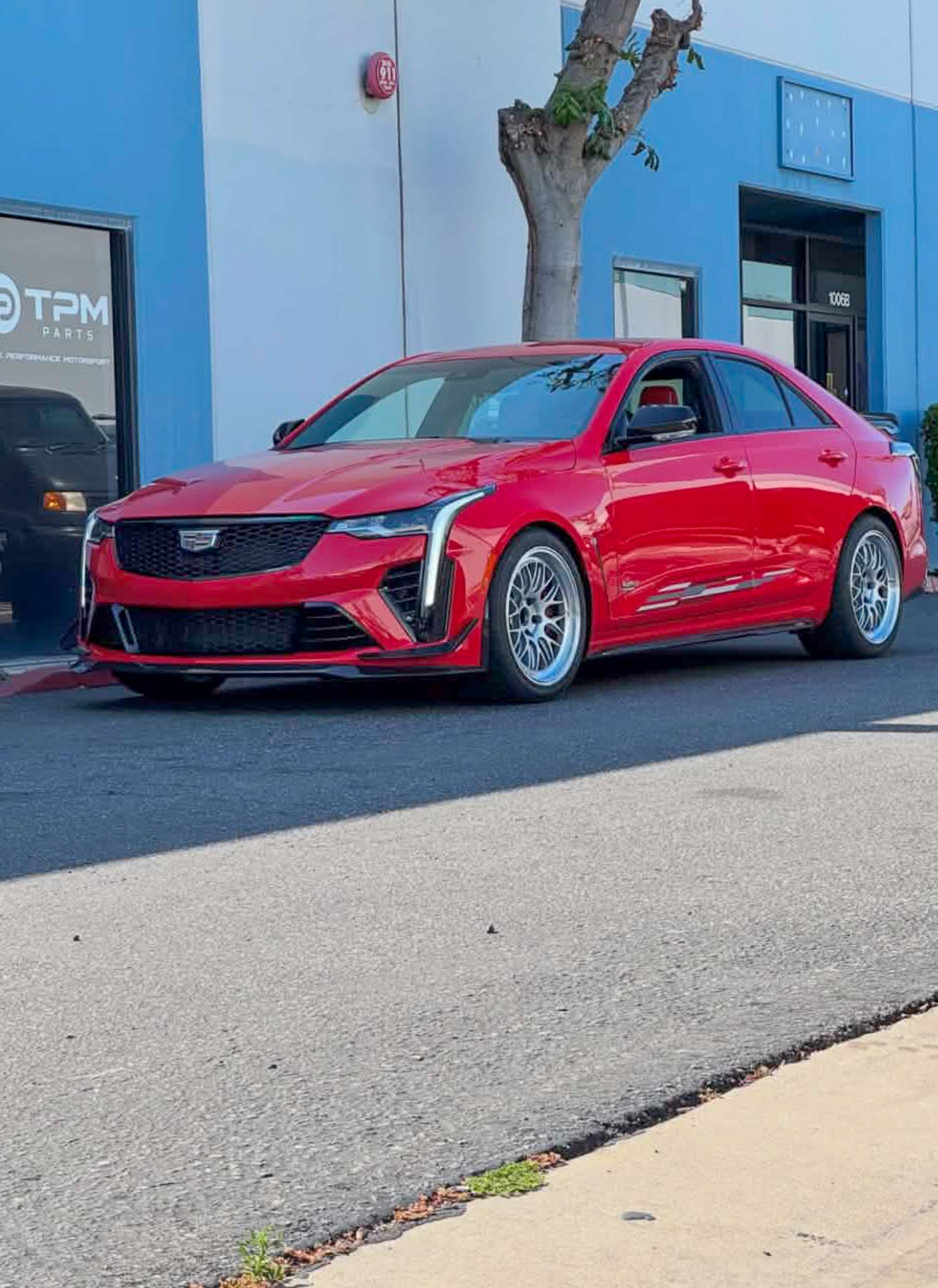 Red Cadillac CT4-V Blackwing - ML-10RT in Machined Lip Race Silver
