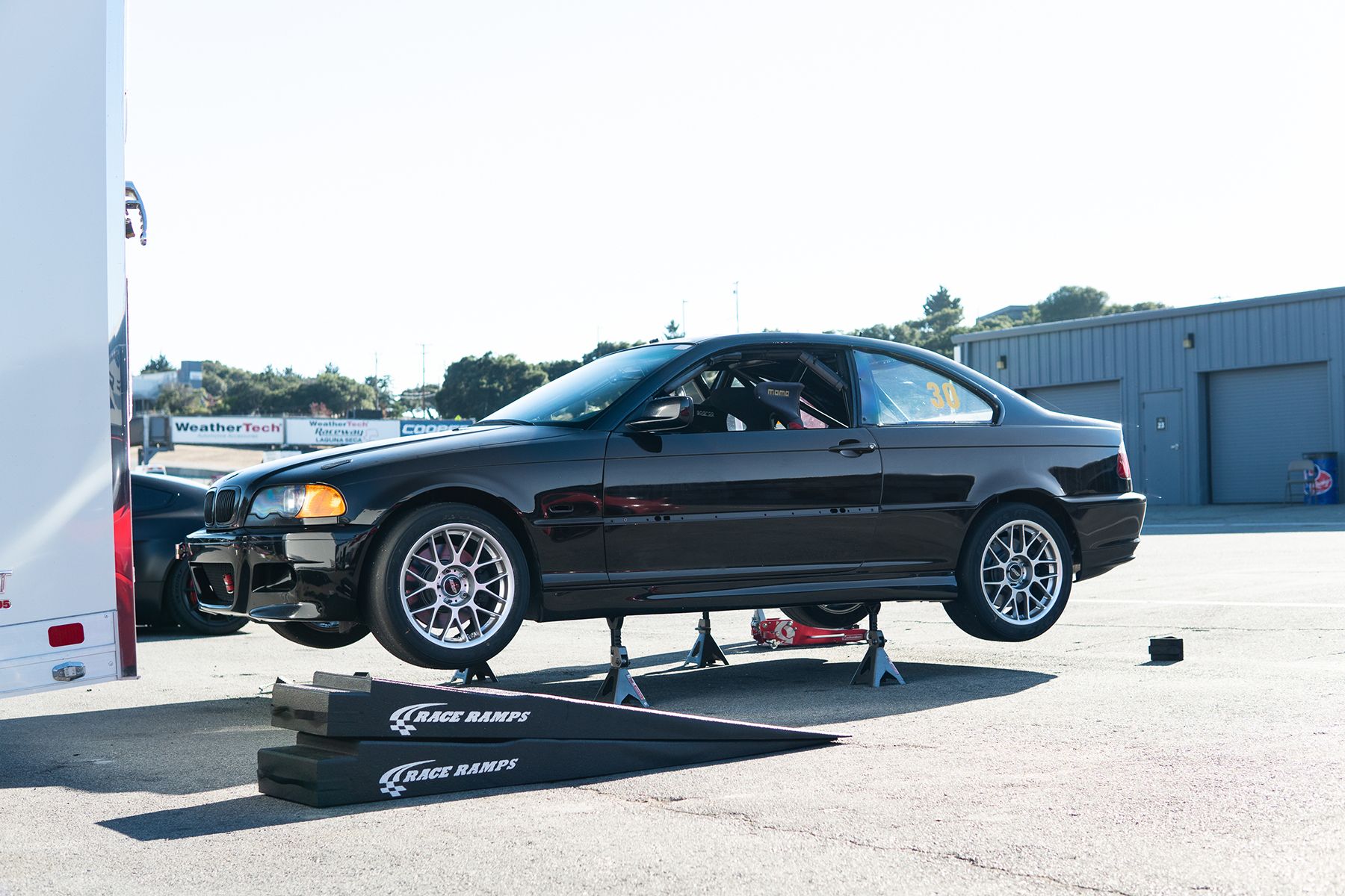 White Porsche 911 996 GT2 with 20" FL-5 Apex wheels in Brushed Clear