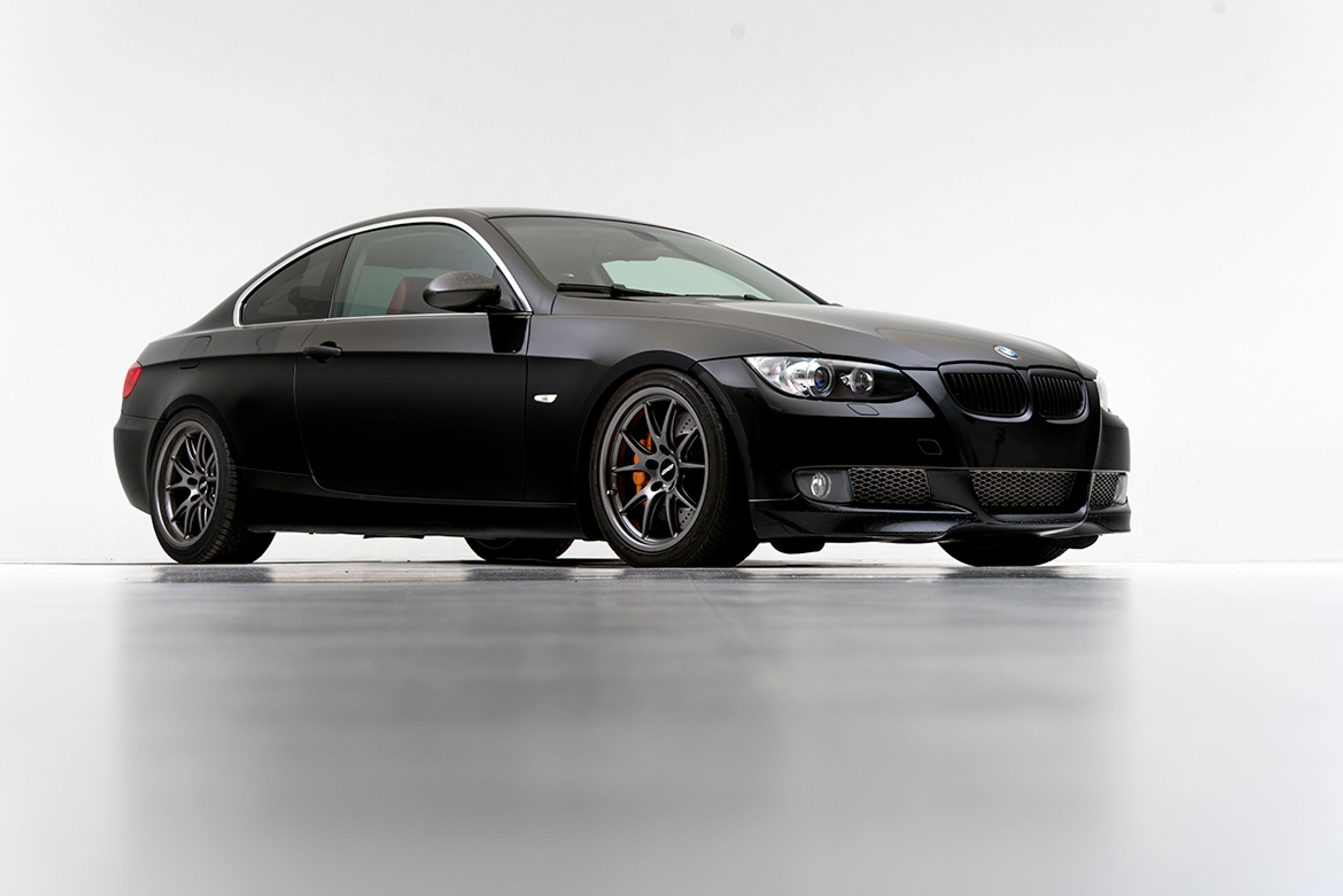 Black BMW E92 Coupe 3 Series with 18" FL-5 Apex wheels in Anthracite
