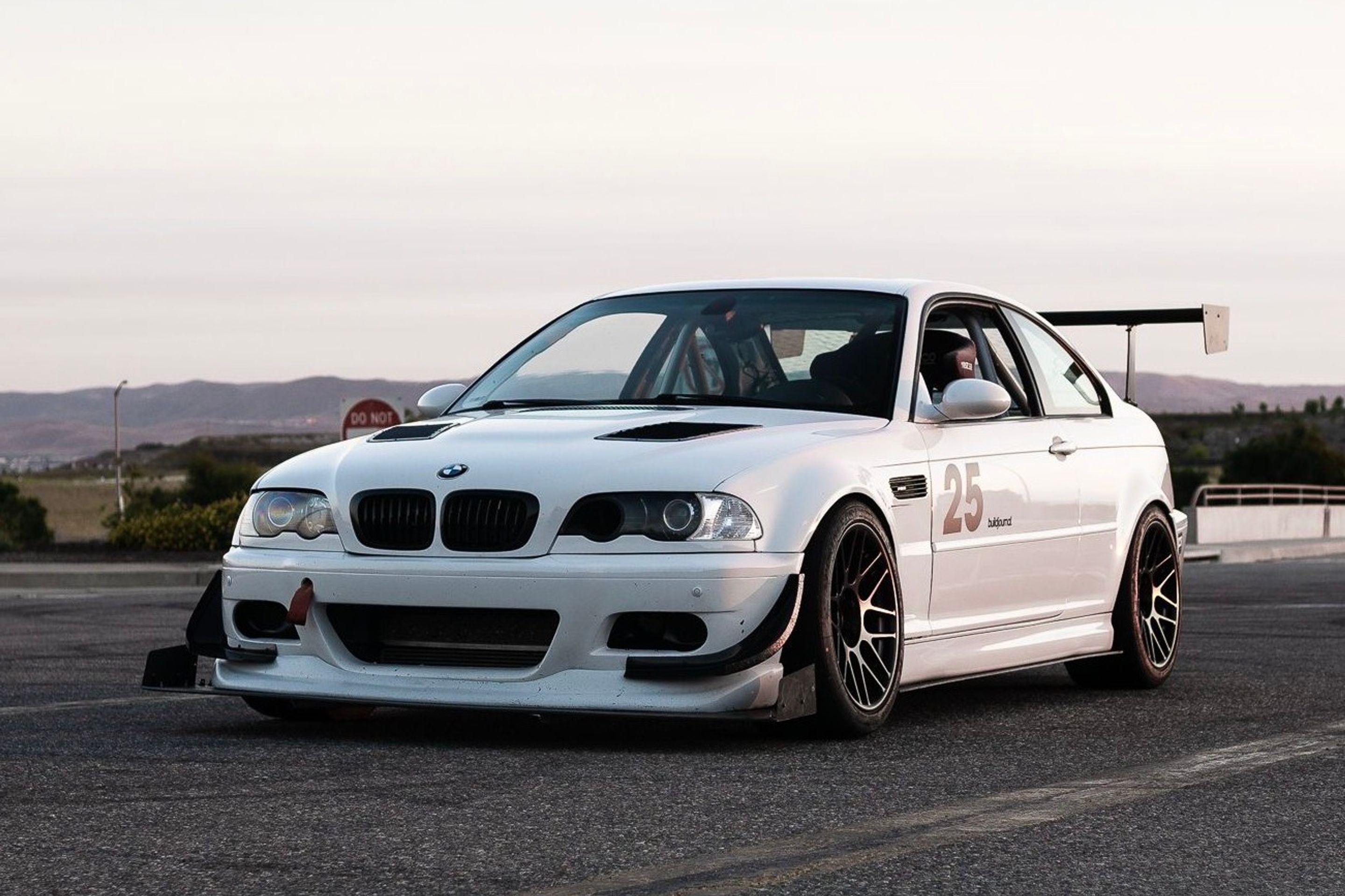 White BMW E46 M3 with 18" ARC-8R Apex wheels in Satin Black