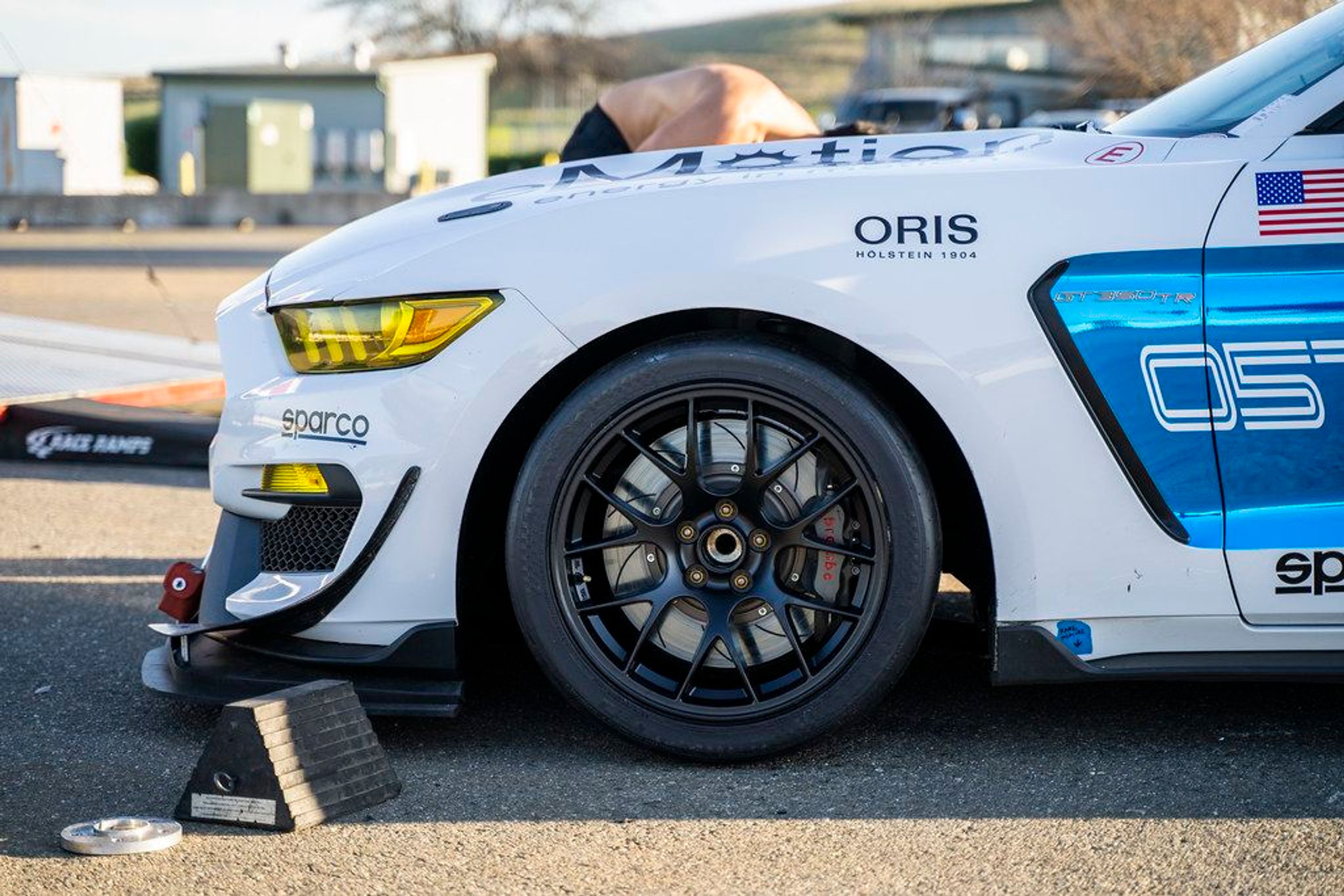 White Ford S550 Mustang GT350 with 18" EC-7 Apex wheels in Satin Black