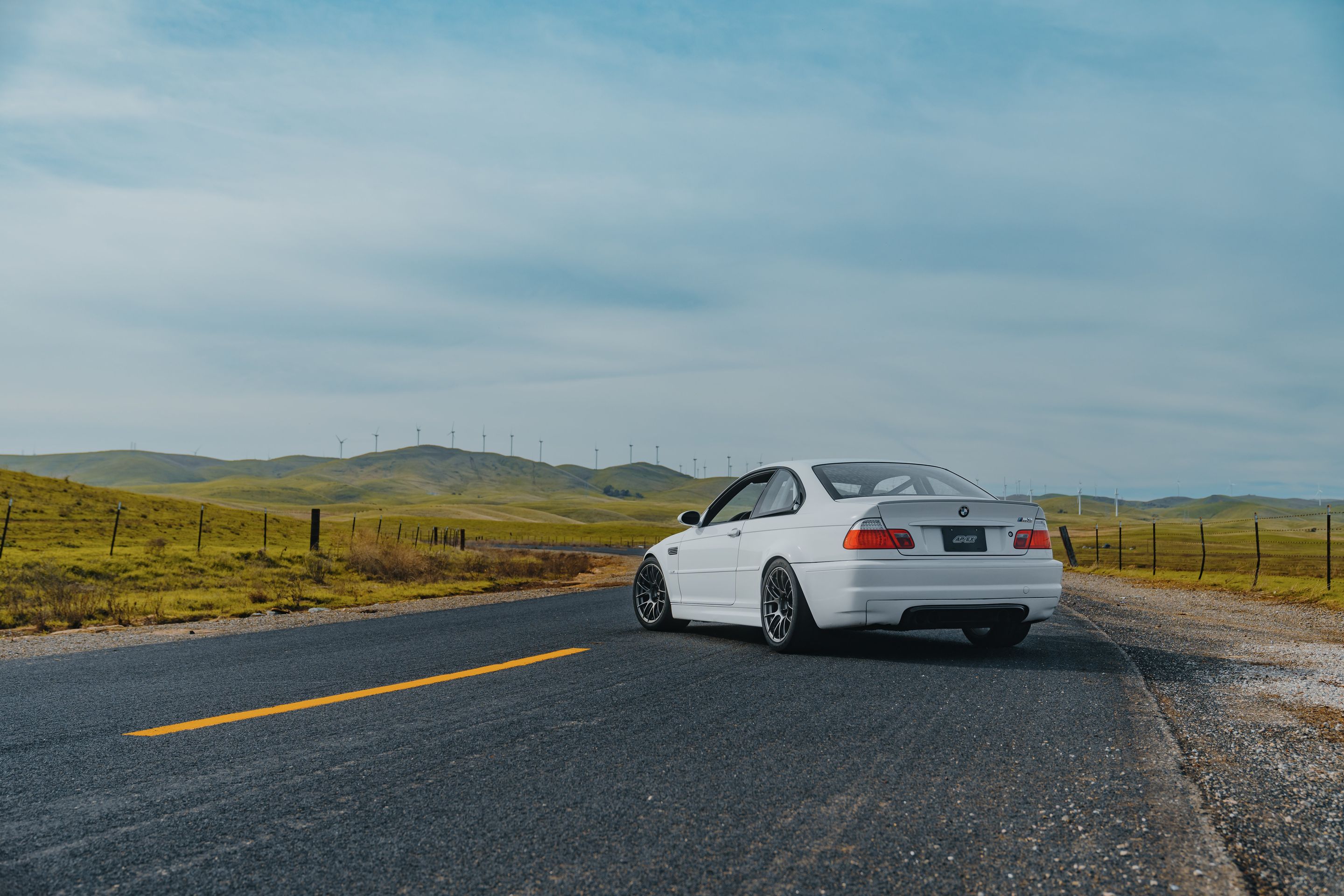 White BMW E46 M3 with 18" EC-7RS Apex wheels in Anthracite
