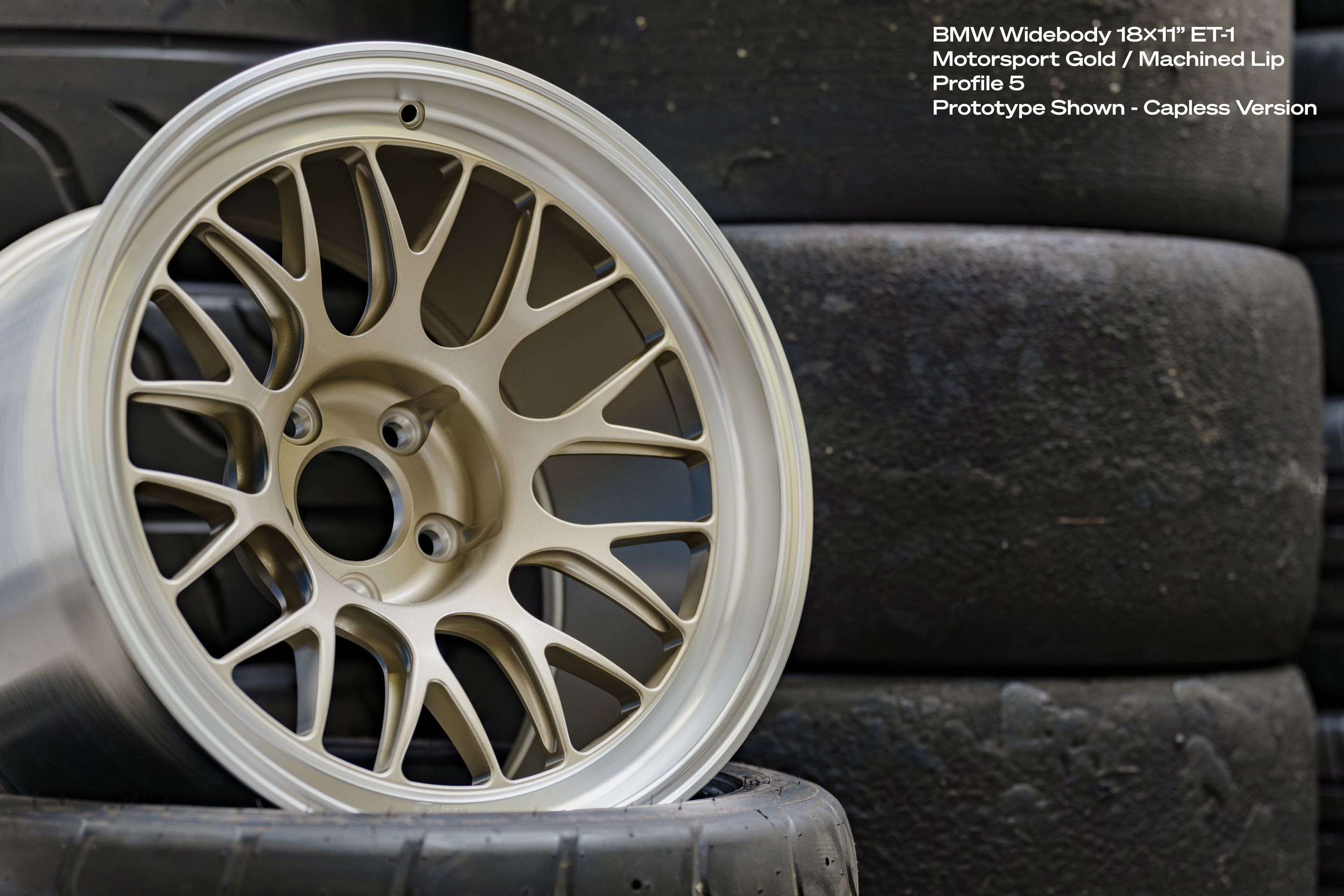 White BMW E46 M3 with 18" ML-10RT Apex wheels in Motorsport Gold