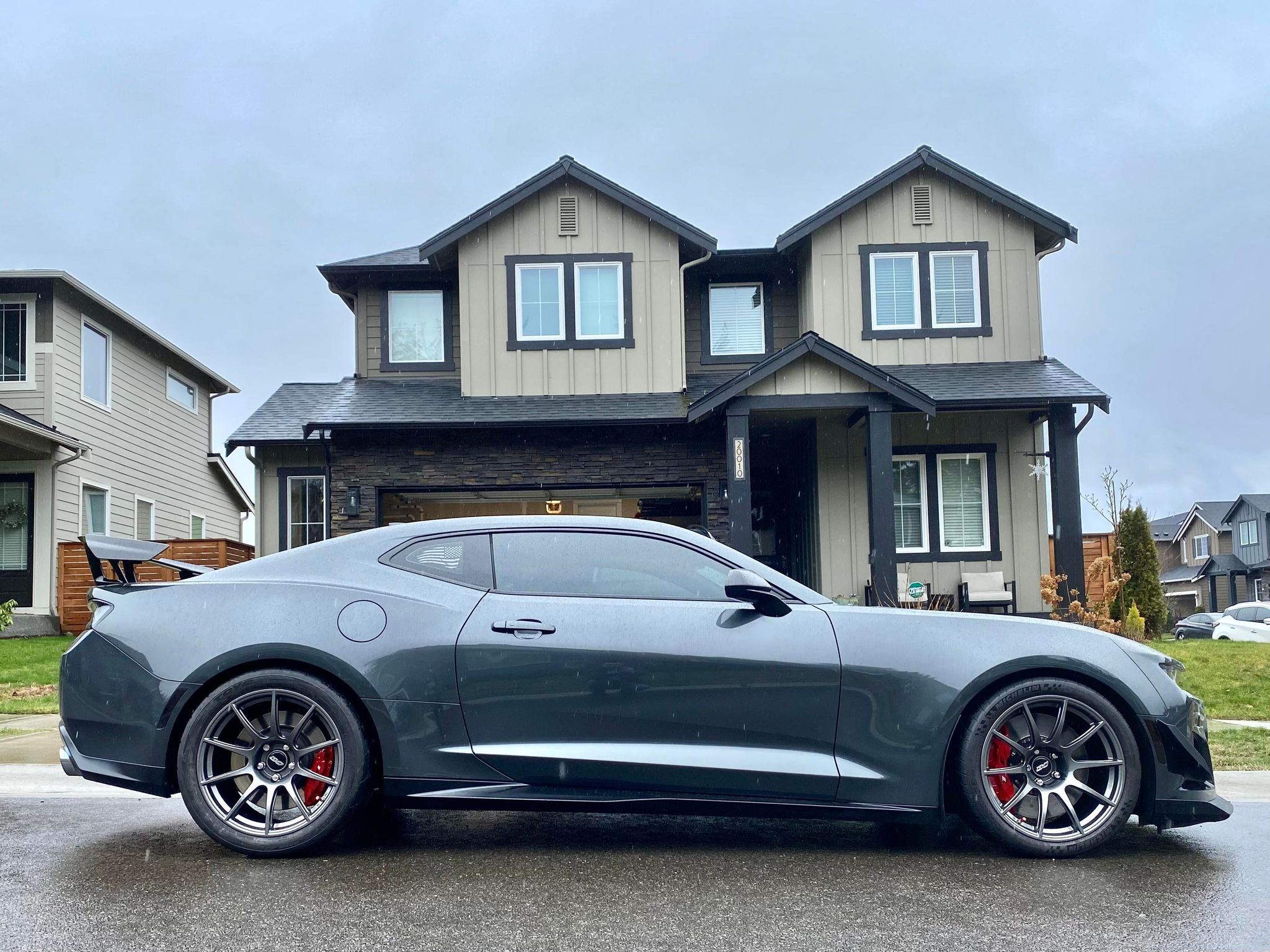 Grey Chevrolet 6th Gen Camaro ZL1 1LE with 19" SM-10 Apex wheels in Anthracite