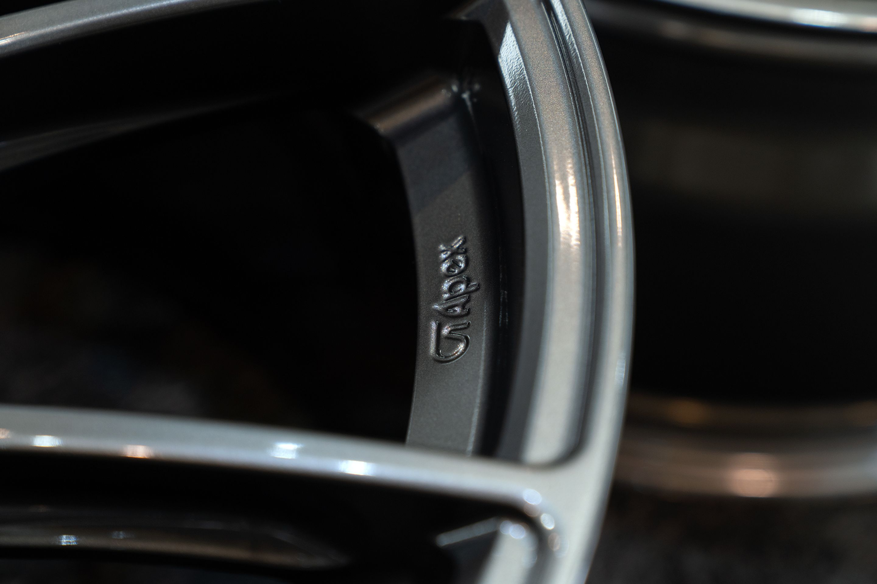 Grey Porsche 911 992.1 GT3 with 20"/21" VS-5RS Apex wheels in Anthracite