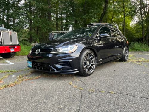 Black VW Golf R - SM-10 in Anthracite
