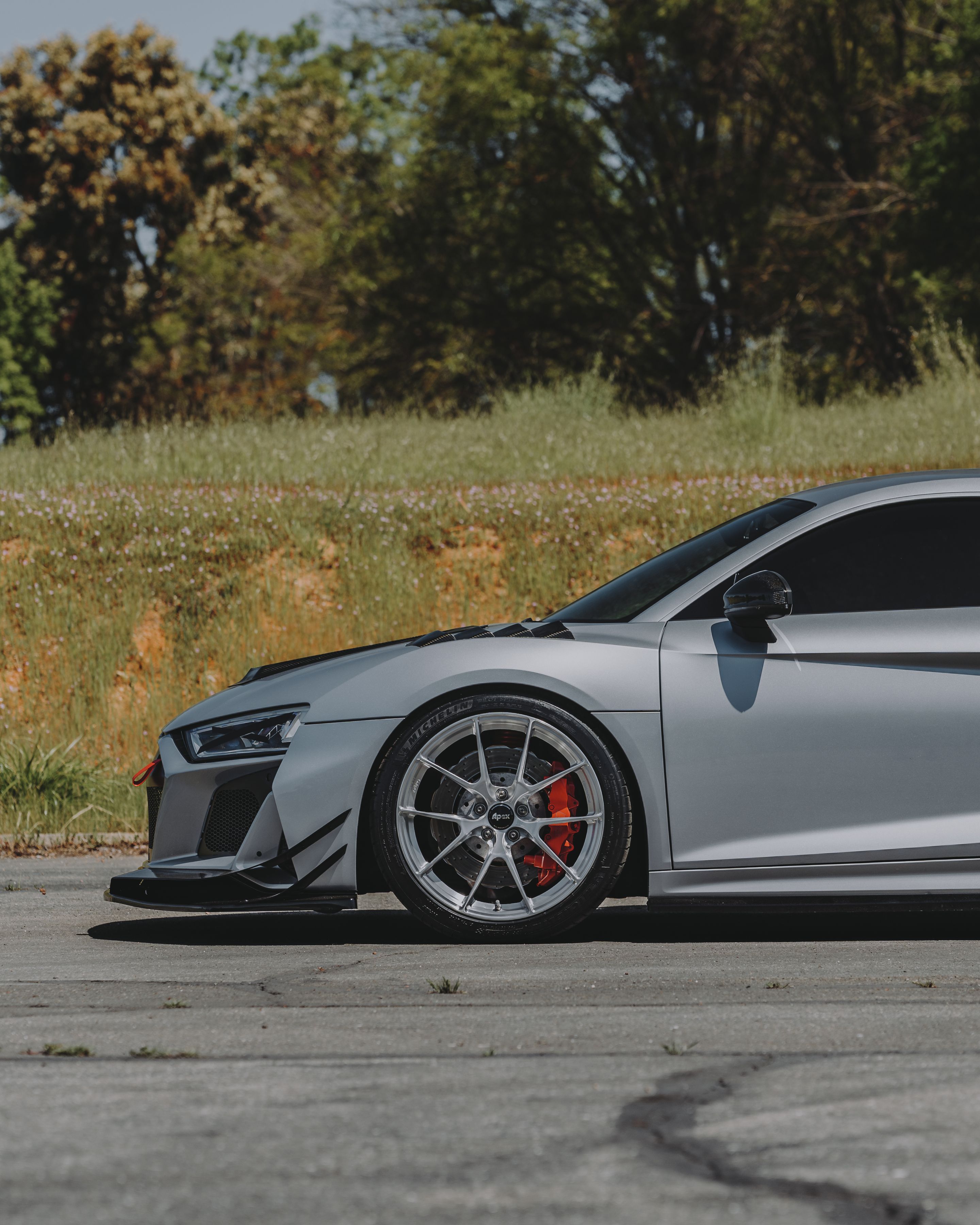Silver Audi Gen 2 R8 with 19"/20" VS-5RS Apex wheels in Brushed Clear