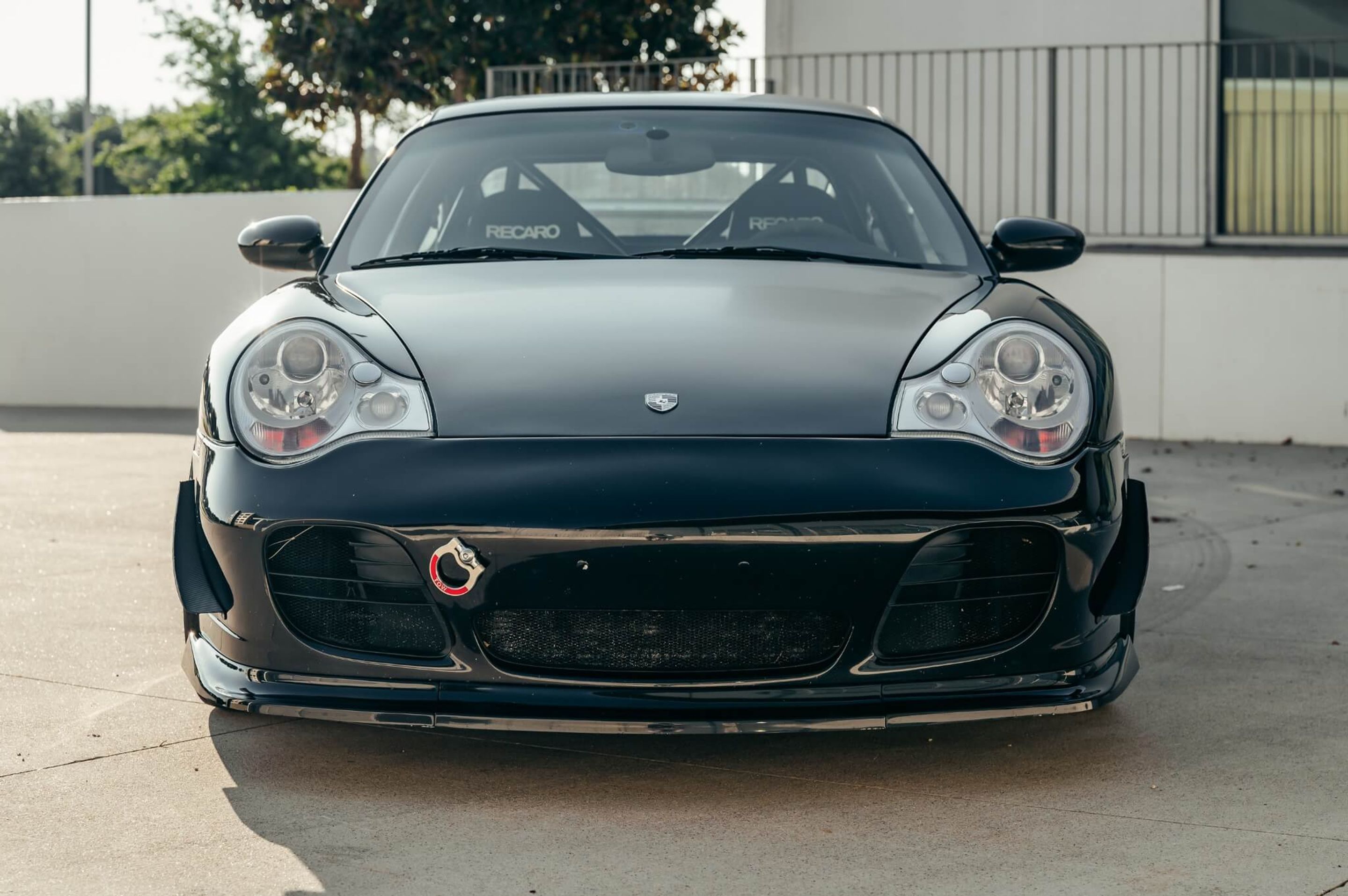 Black Porsche 911 996 Turbo with 18" VS-5RS Apex wheels in Brushed Clear
