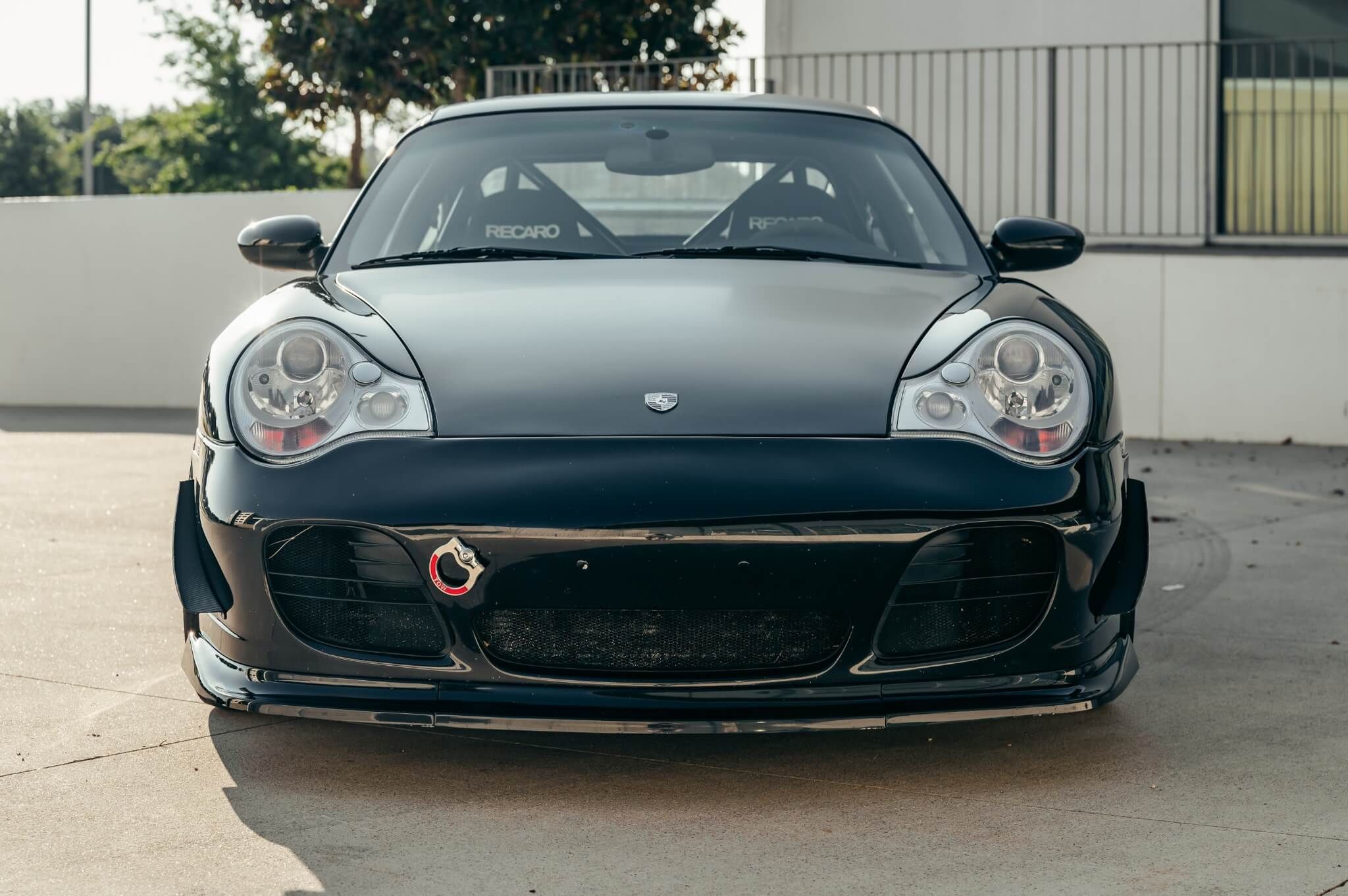 Black Porsche 911 996 Turbo with 18" VS-5RS Apex wheels in Brushed Clear