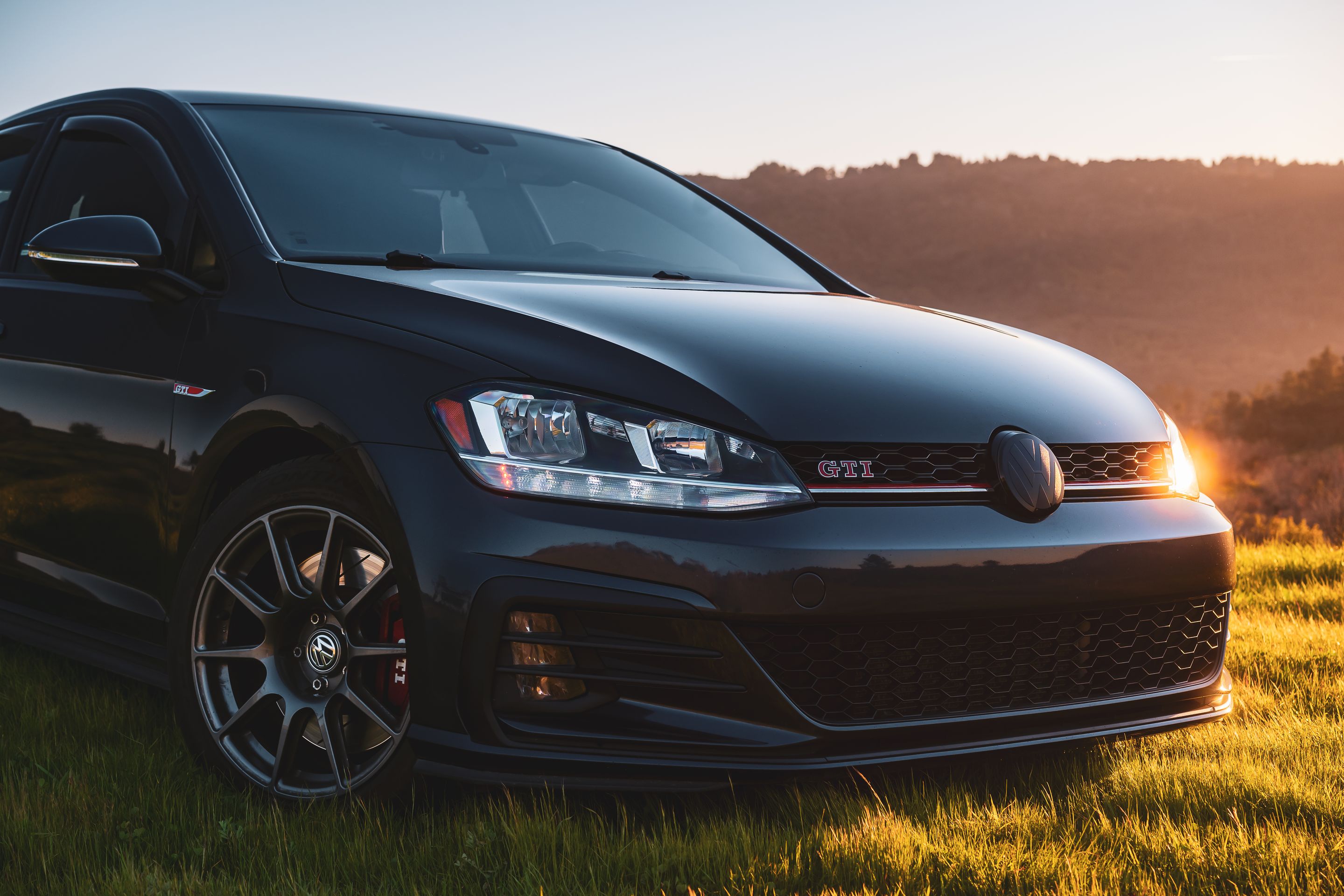 Black VW MK7 GTI with 17" SM-10 Apex wheels in Anthracite