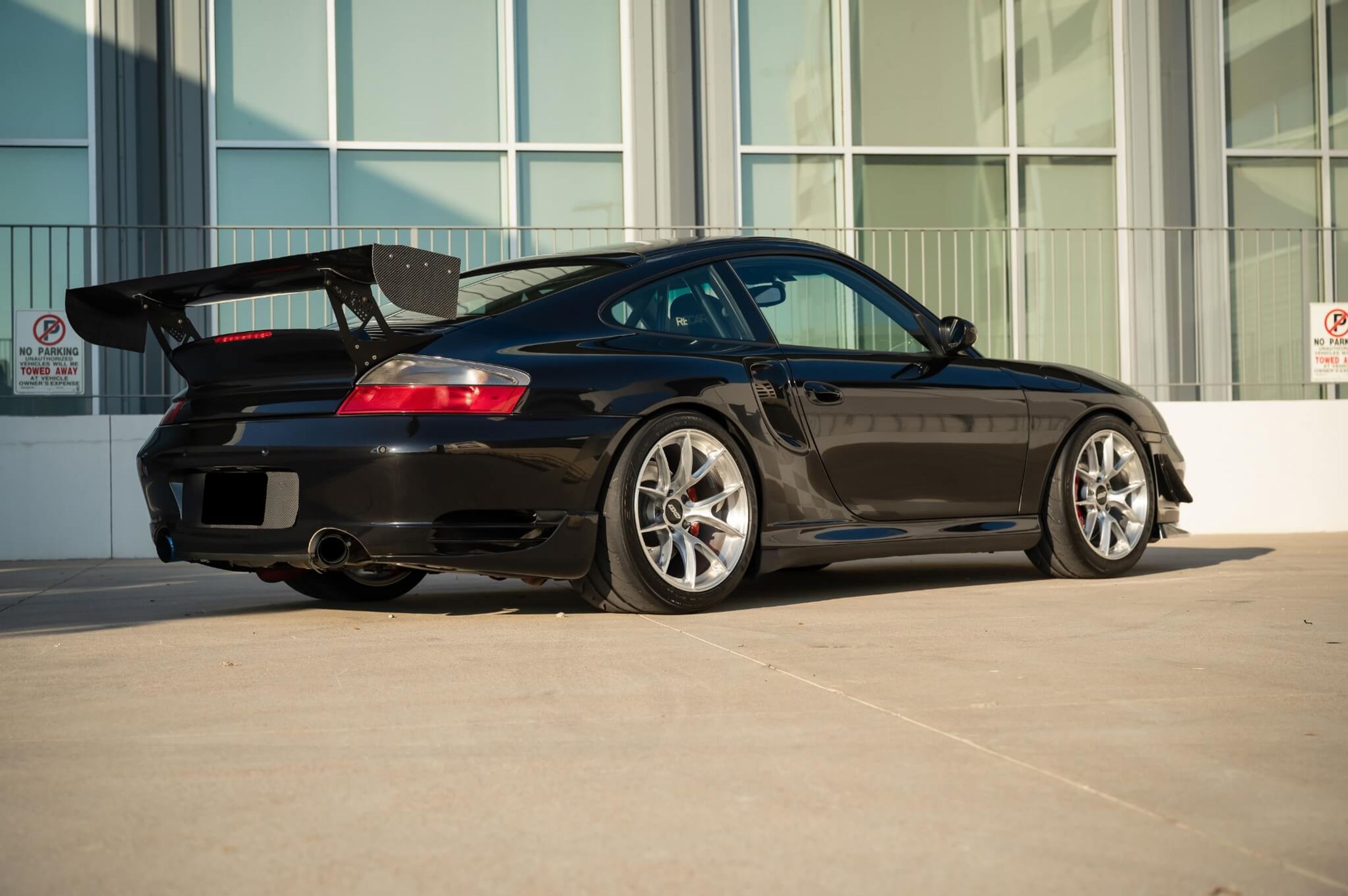 Black Porsche 911 996 Turbo with 18" VS-5RS Apex wheels in Brushed Clear