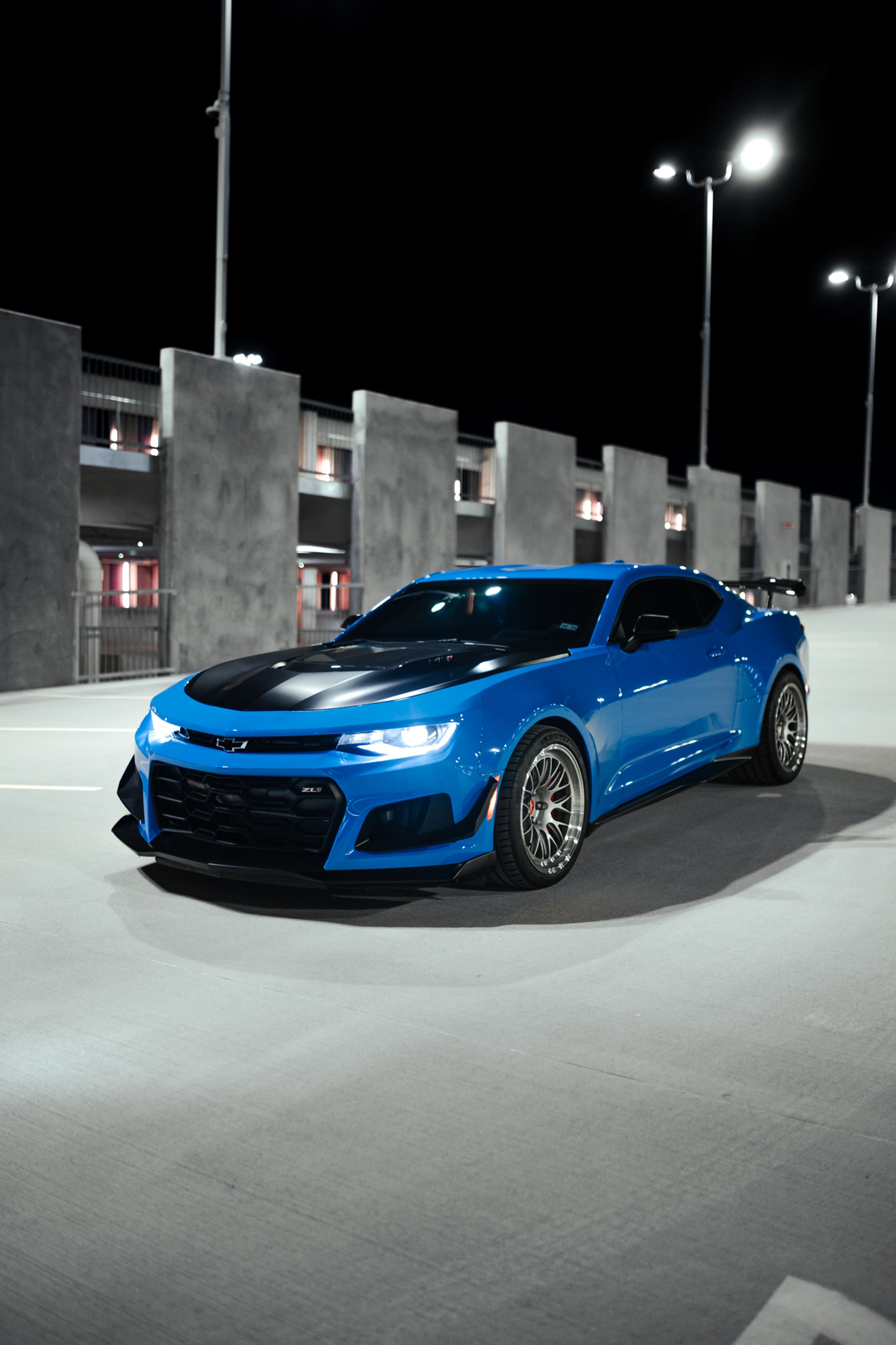Blue Chevrolet 6th Gen Camaro ZL1 1LE with 19" ML-10RT Apex wheels in Machined Lip Race Silver