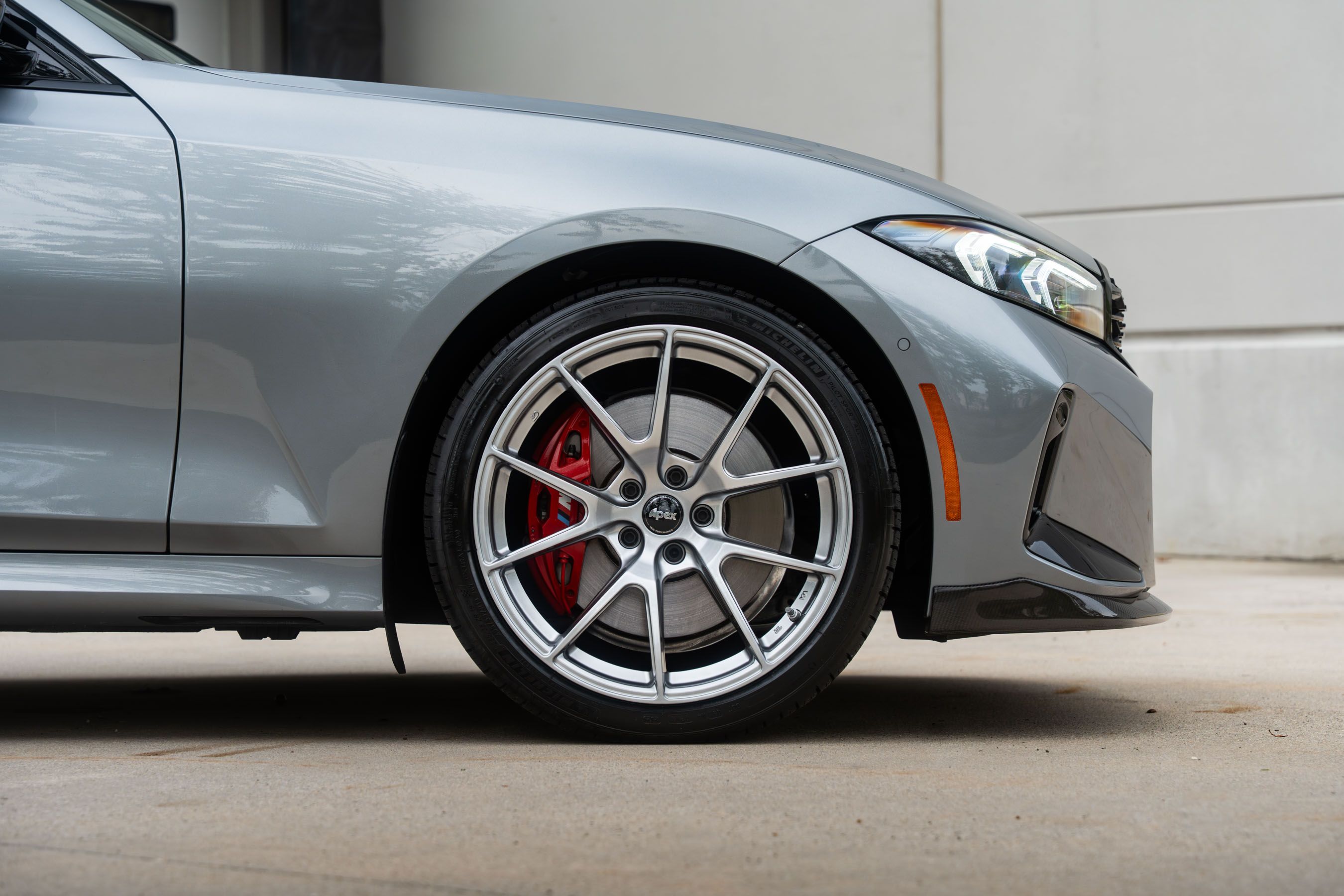 Grey BMW G20 Sedan 3 Series with 19" VS-5 Apex wheels in Hyper Black