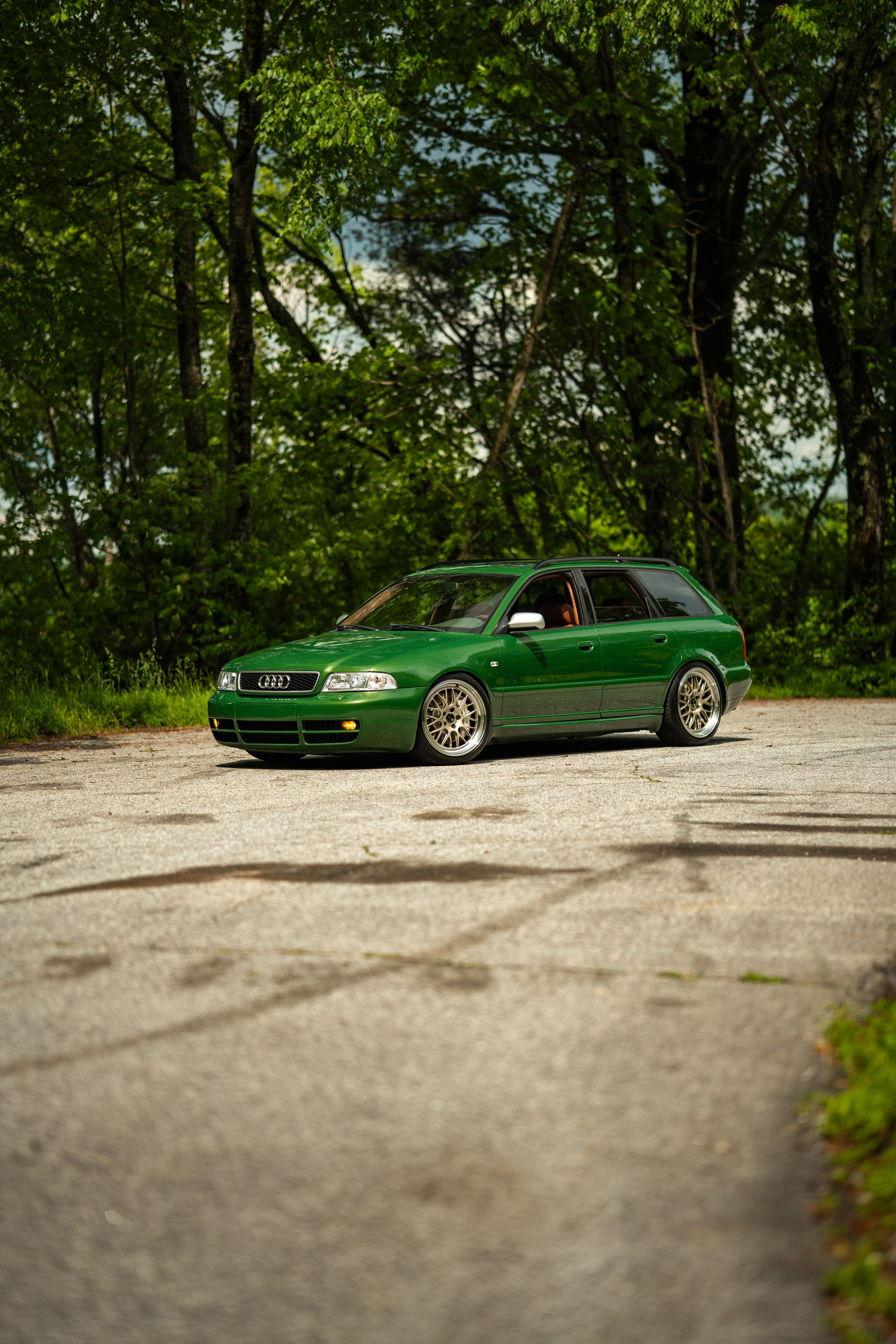 Green Audi B5 S4 Avant/Wagon with 18" ML-10RT Apex wheels in Machined Lip Gloss Motorsport Gold