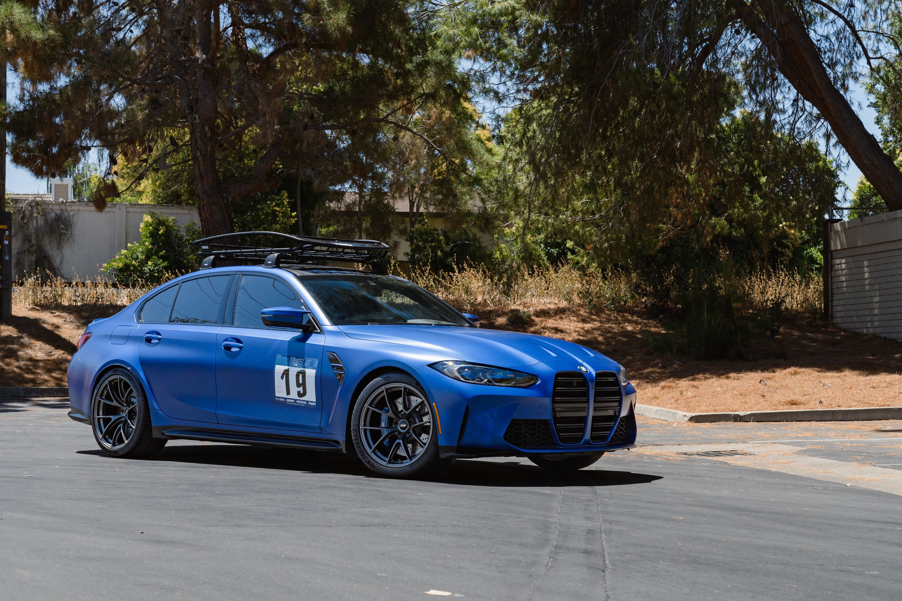 Blue BMW G80 M3 with 19"/20" VS-5RS Apex wheels in Anthracite