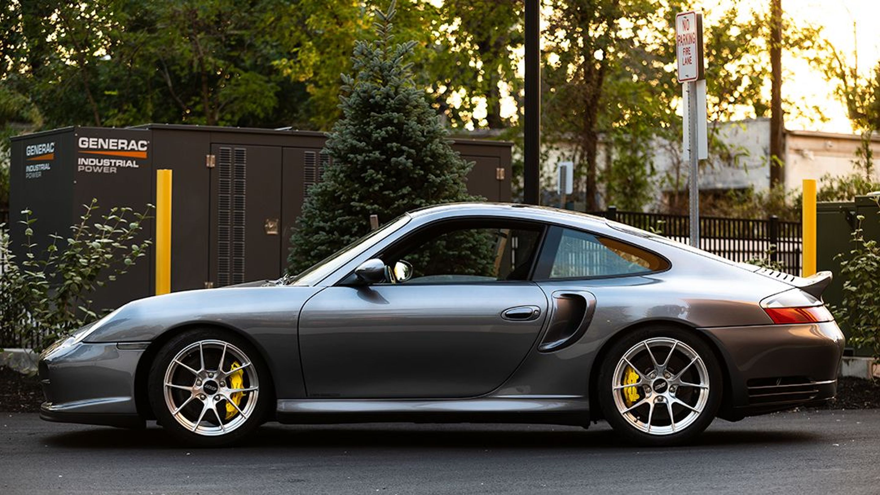 Grey Porsche 911 996 Turbo with 18" VS-5RS Apex wheels in Brushed Clear
