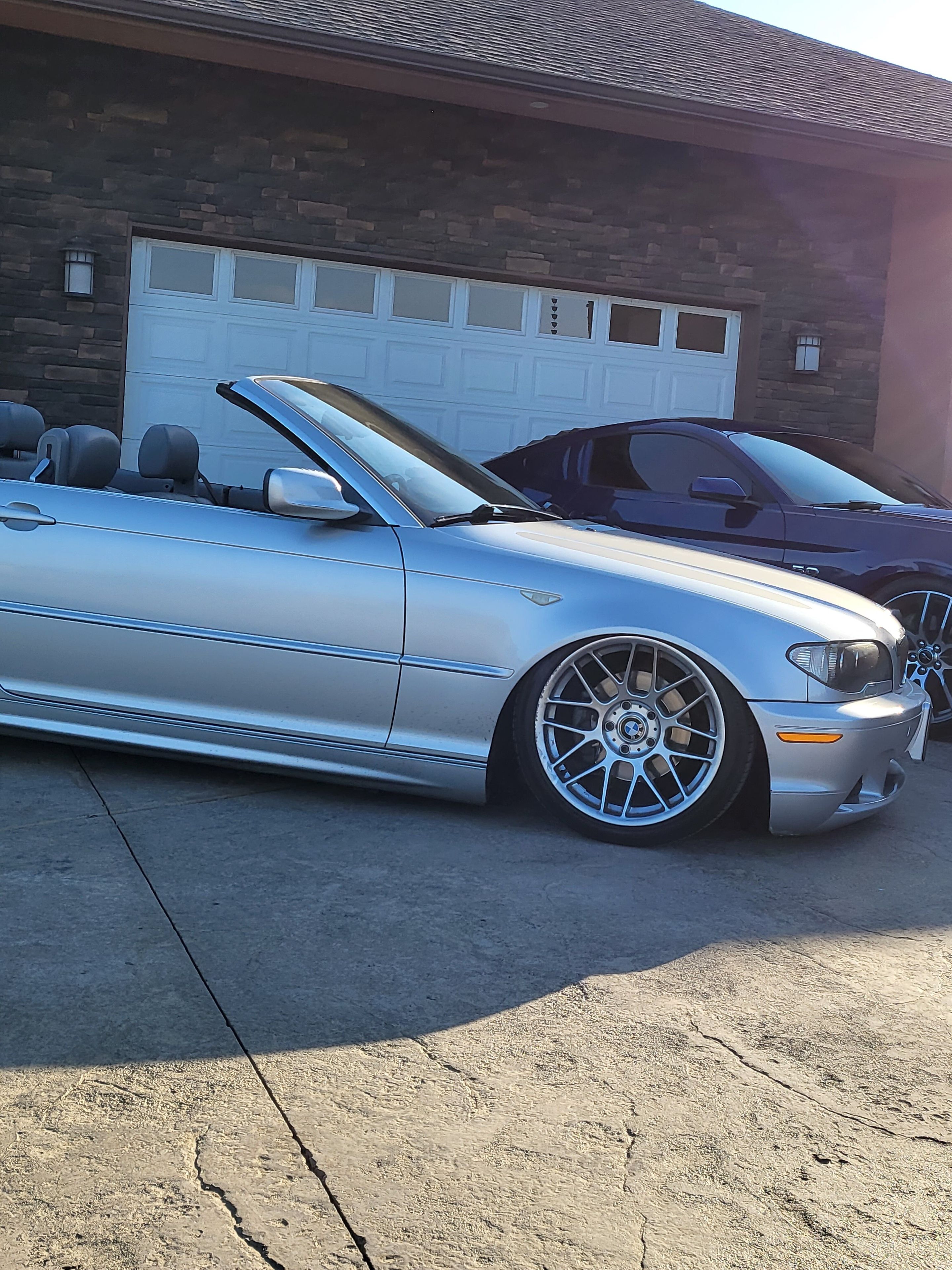Silver BMW E46 3 Series with 18" ARC-8 Apex wheels in Hyper Silver