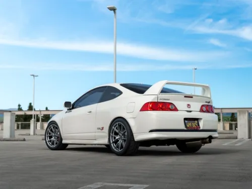 White Acura RSX - VS-5 in Hyper Black