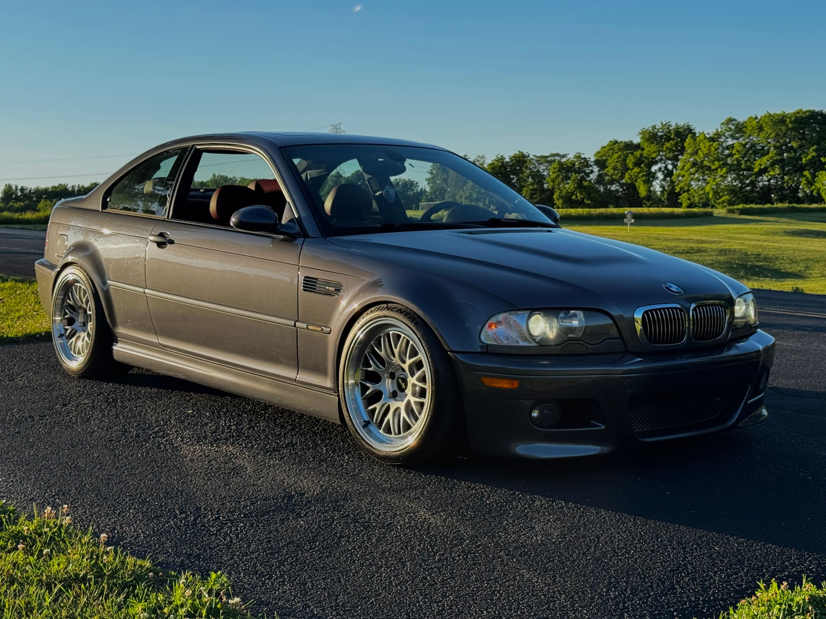 Grey BMW E46 M3 with 18" ML-10RT Apex wheels in Machined Lip Race Silver