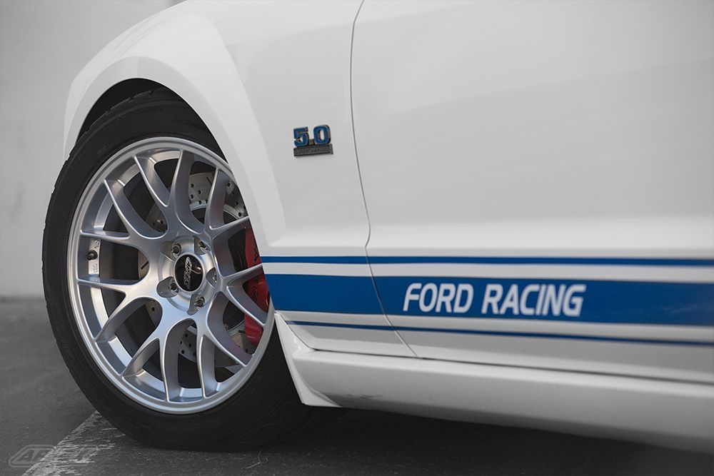 Ford S197 Mustang GT with 18