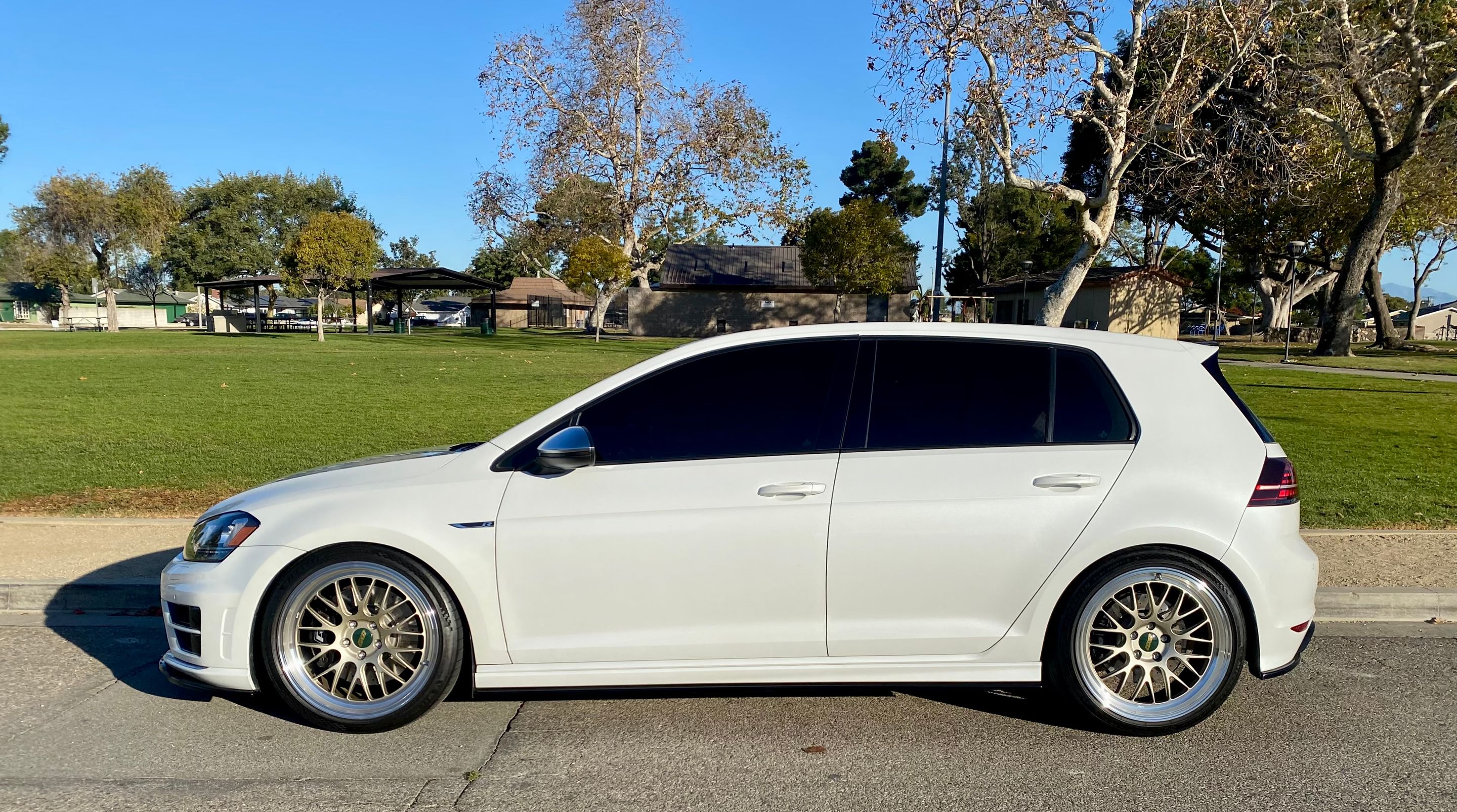 White VW MK7 Golf R with 19" ML-10RT Apex wheels in Machined Lip Gloss Motorsport Gold
