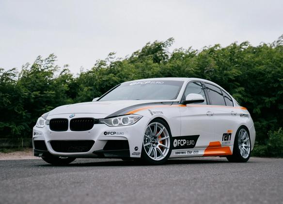 BMW F30 Sedan 3 Series with 18" SM-10 in Race Silver