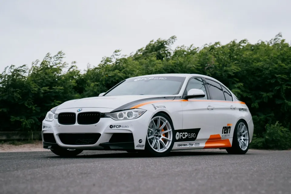 BMW F30 Sedan 3 Series with 18