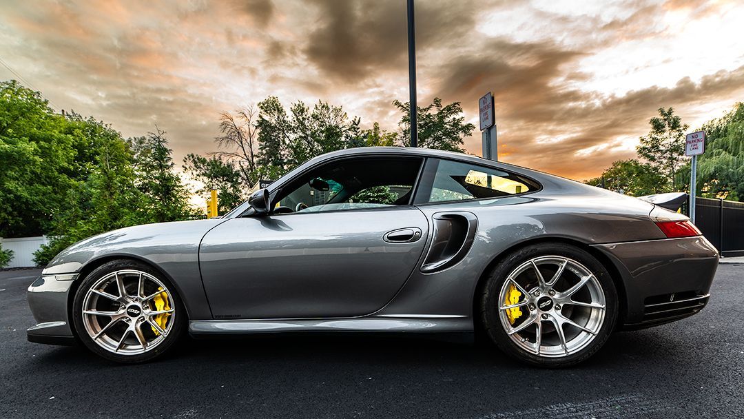Grey Porsche 911 996 Turbo with 18" VS-5RS Apex wheels in Brushed Clear