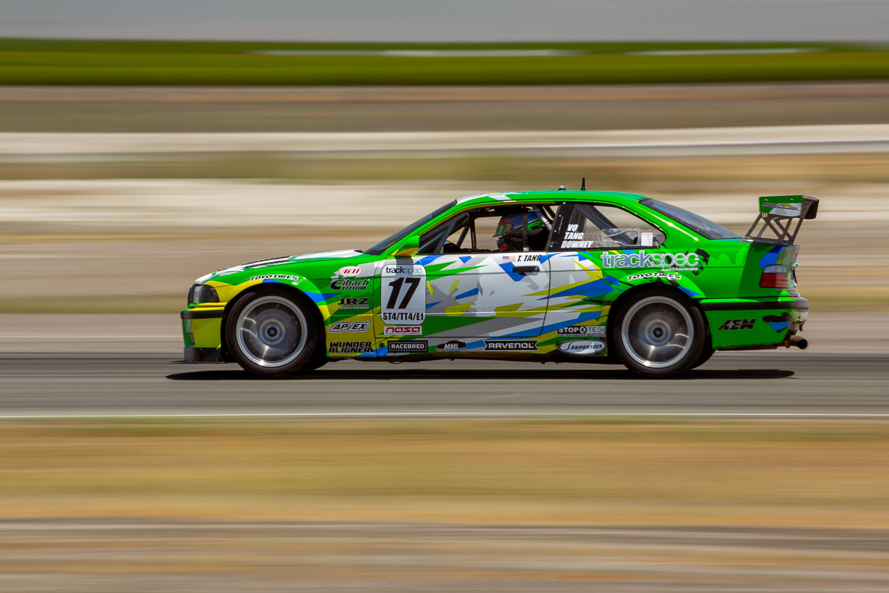 Race Livery BMW E36 M3 with 18" EC-7R Apex wheels in Brushed Clear