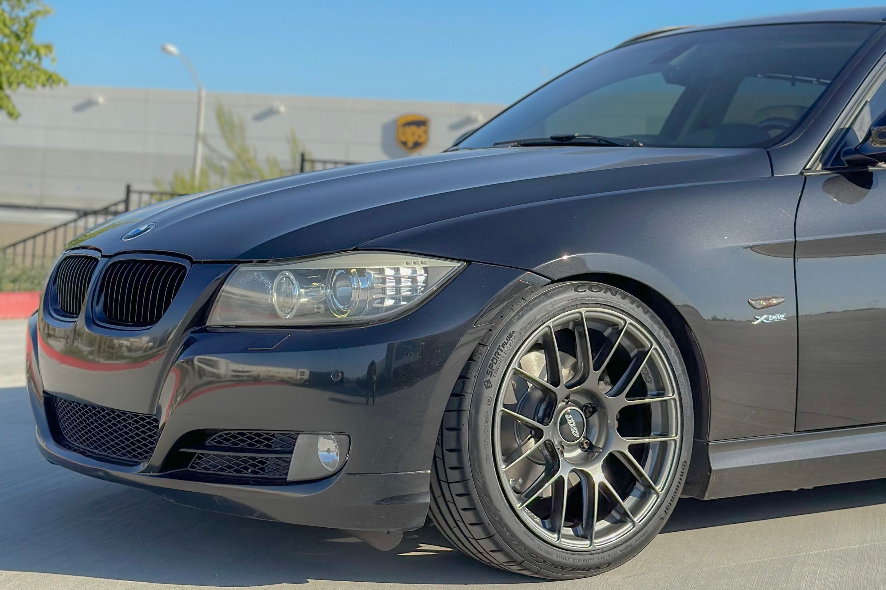 Grey BMW E91 Wagon 3 Series with 18" EC-7RS Apex wheels in Anthracite