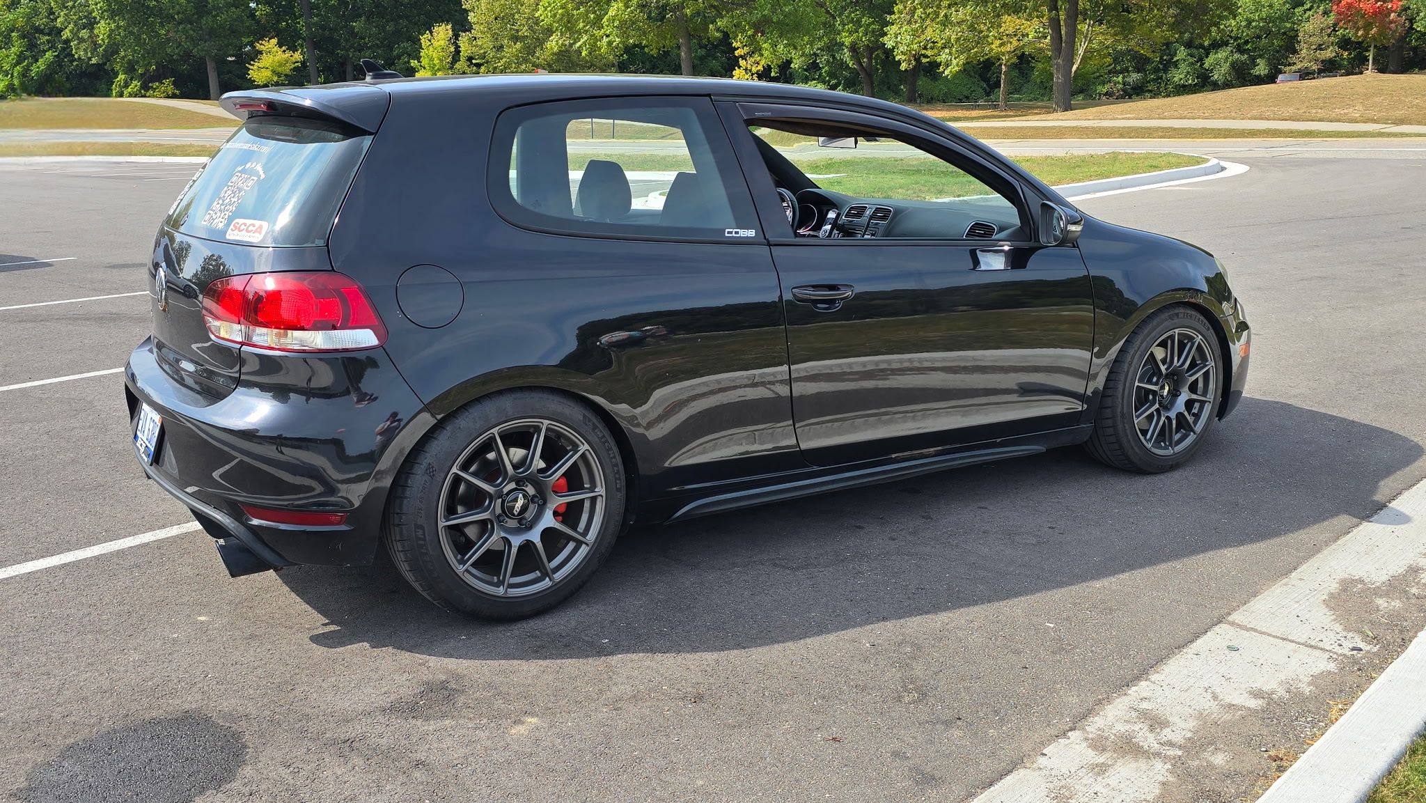 Black VW MK6 GTI with 17" SM-10 Apex wheels in Anthracite