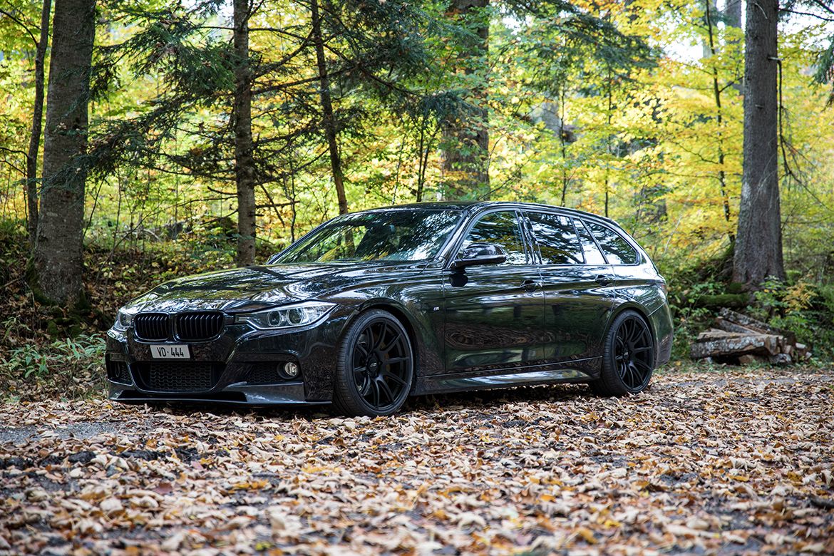 Black BMW F31 Wagon 3 Series with 19" FL-5 Apex wheels in Anthracite