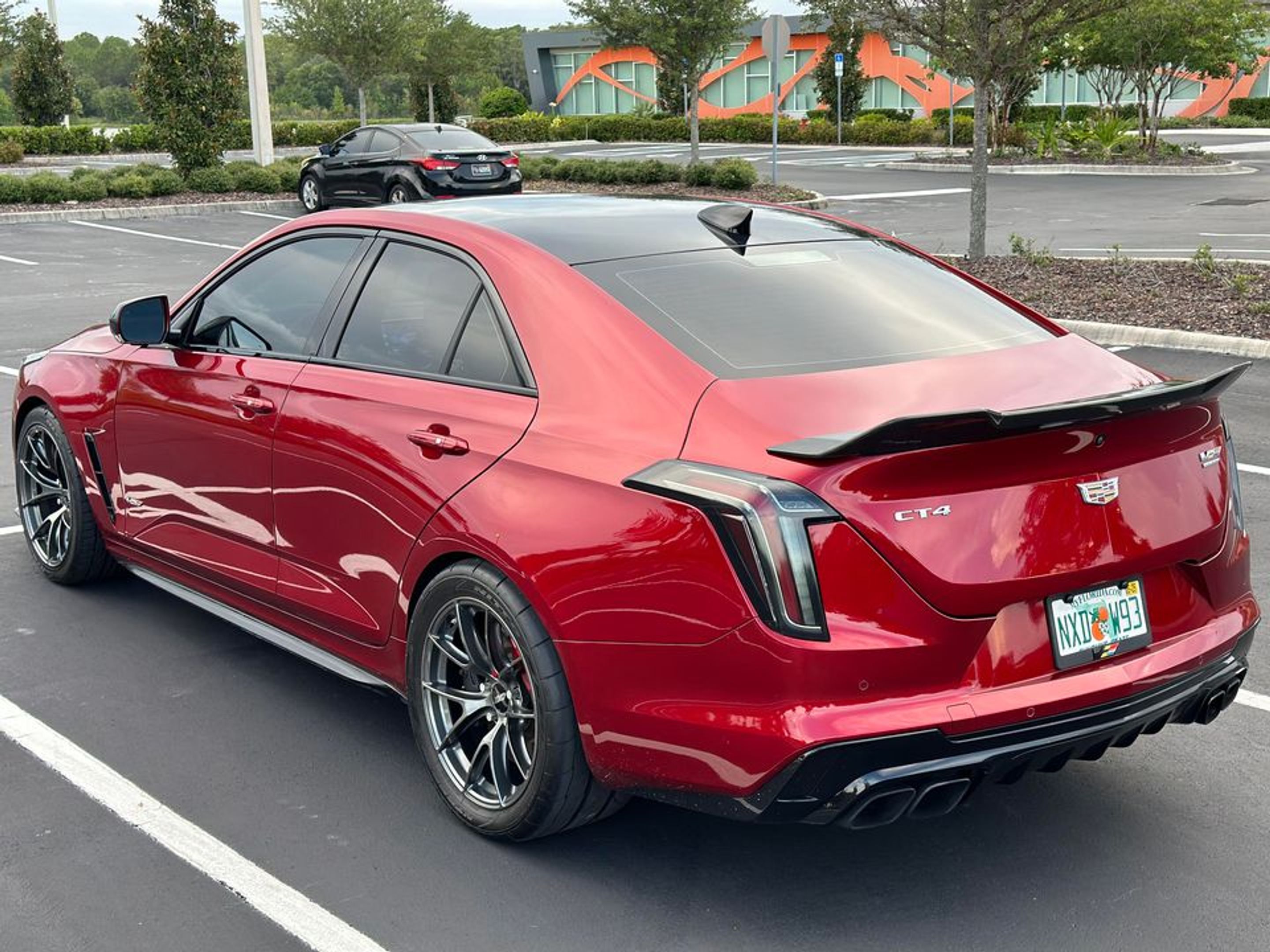 Red Cadillac CT4-V Blackwing with 18" VS-5RS Apex wheels in Anthracite