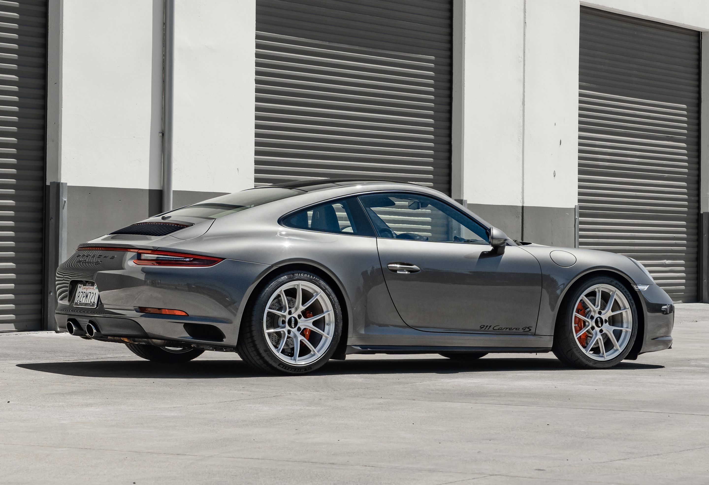 Grey Porsche 911 991.2 Carrera 4S with 19" VS-5RS Apex wheels in Brushed Clear