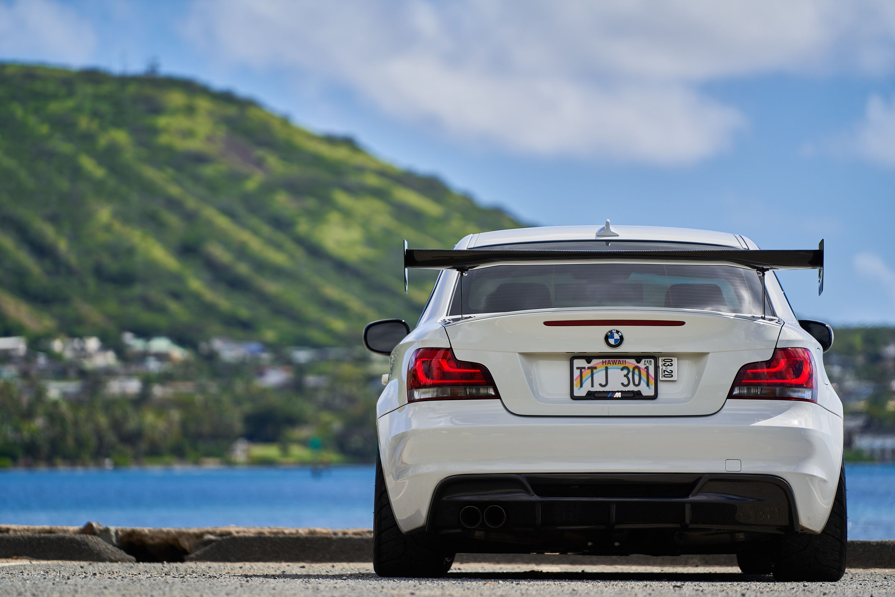 White BMW E82 Coupe 1 Series with 18" ARC-8 Apex wheels in Satin Black