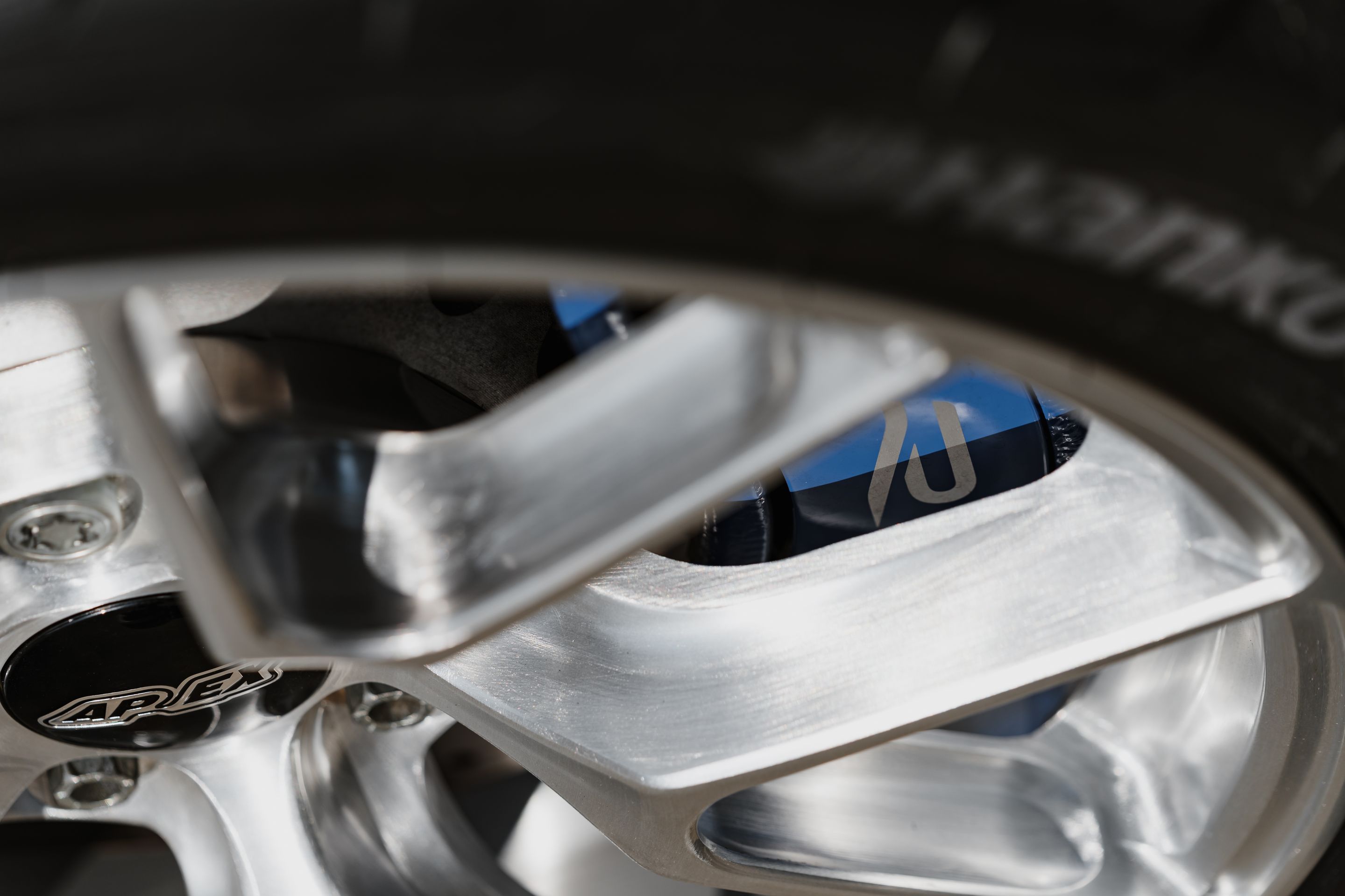 White VW MK8 Golf R with 17" VS-5RS Apex wheels in Brushed Clear