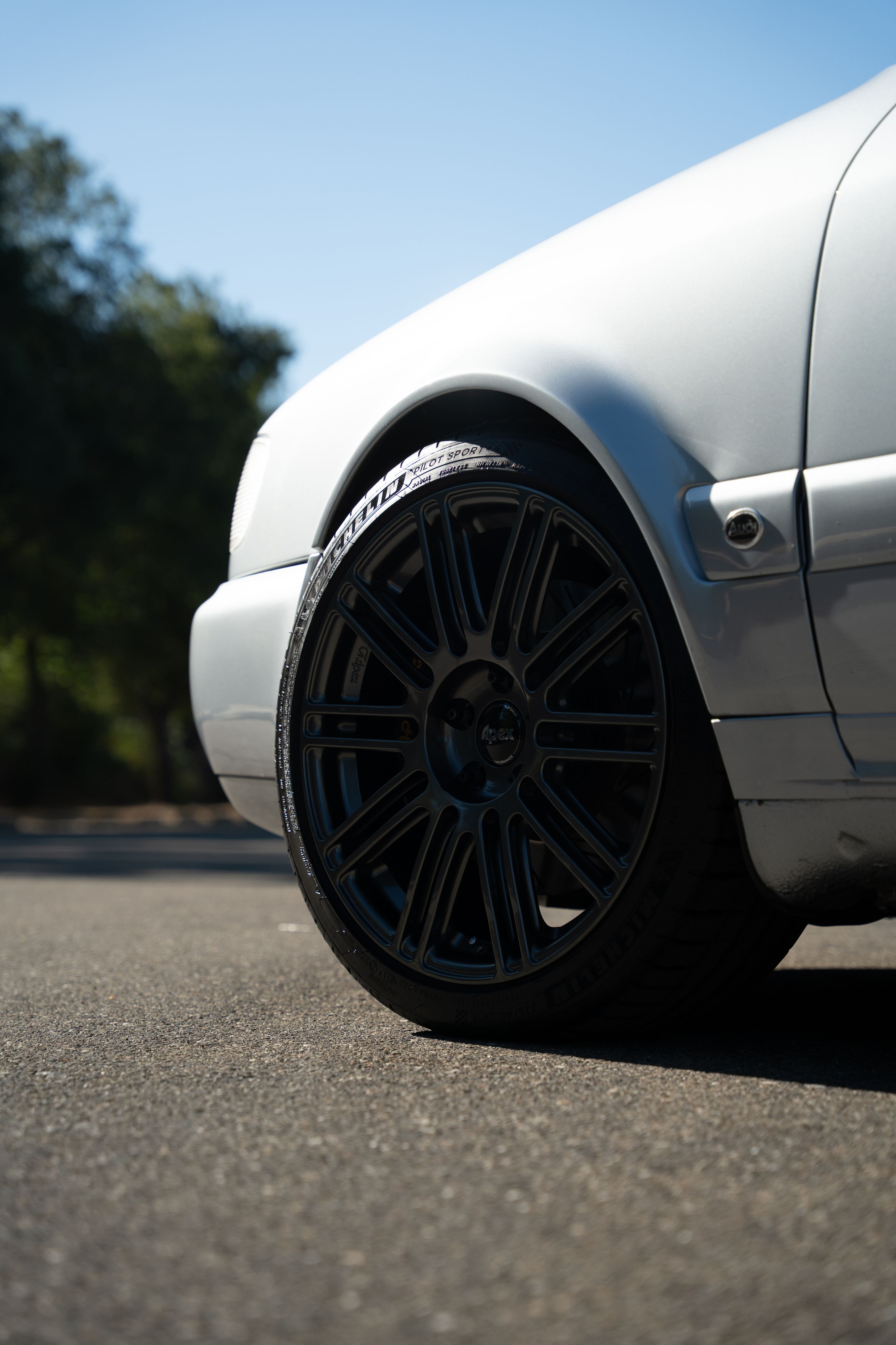 Silver Audi C4 S6 Avant/Wagon with 18" TC-10RT Apex wheels in Anthracite