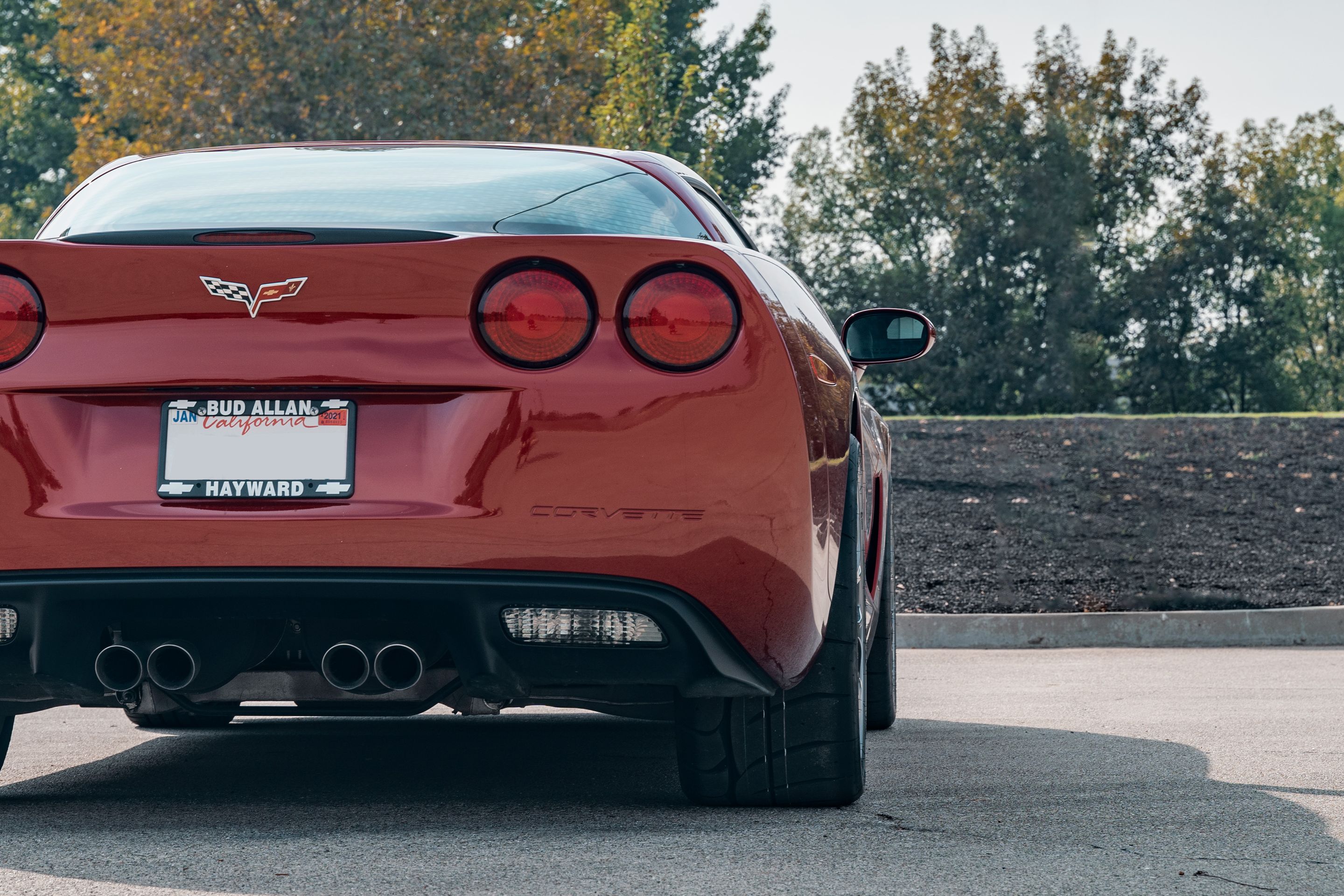 Red Chevrolet C6 Corvette Base/Z51 with 18"/19" EC-7 Apex wheels in Anthracite