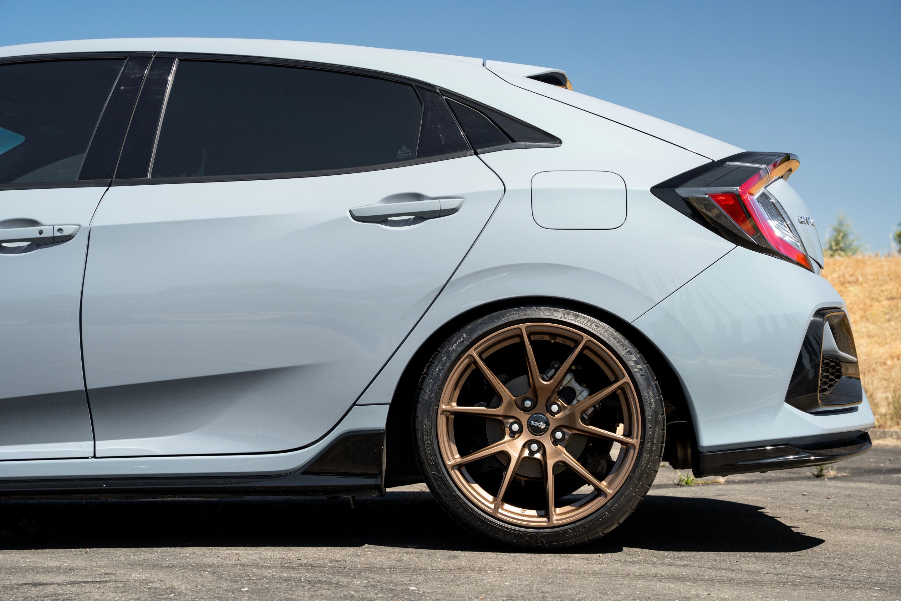 Grey Honda 10th Gen Civic with 18" VS-5 Apex wheels in Satin Bronze